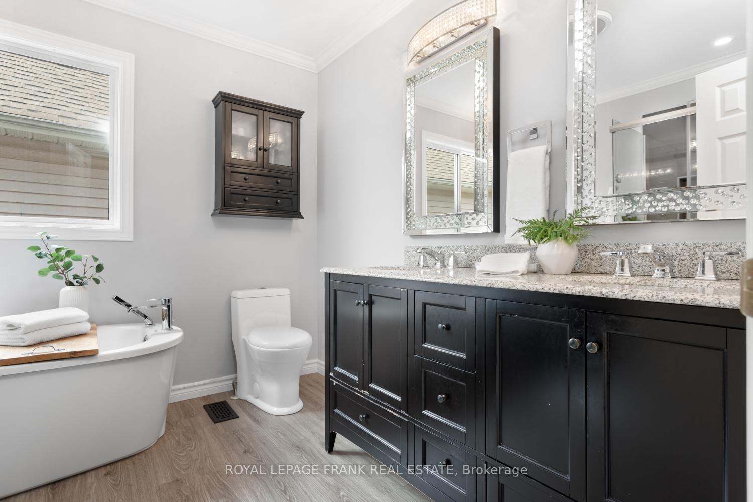 Photo 16 of 1089 Timberland Crescent, Oshawa, Pinecrest — HOMEH