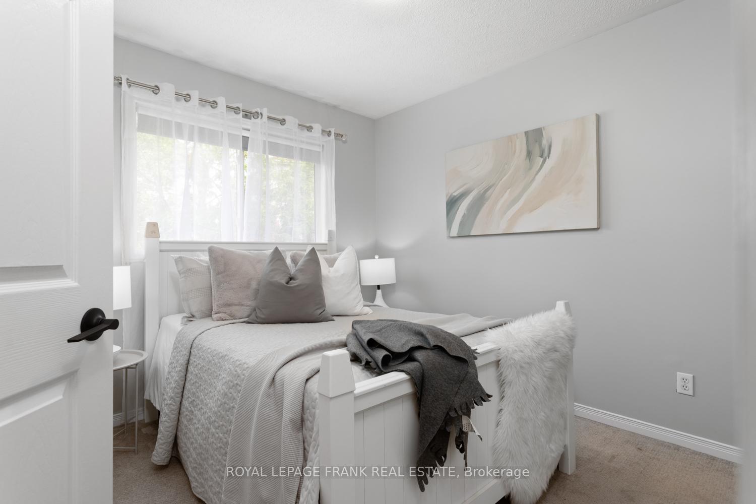 Photo 22 of 1089 Timberland Crescent, Oshawa, Pinecrest — HOMEH