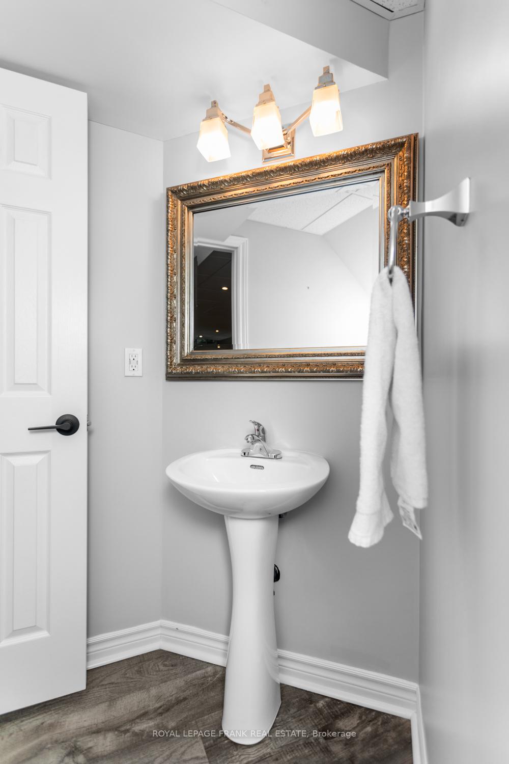 Photo 24 of 1089 Timberland Crescent, Oshawa, Pinecrest — HOMEH