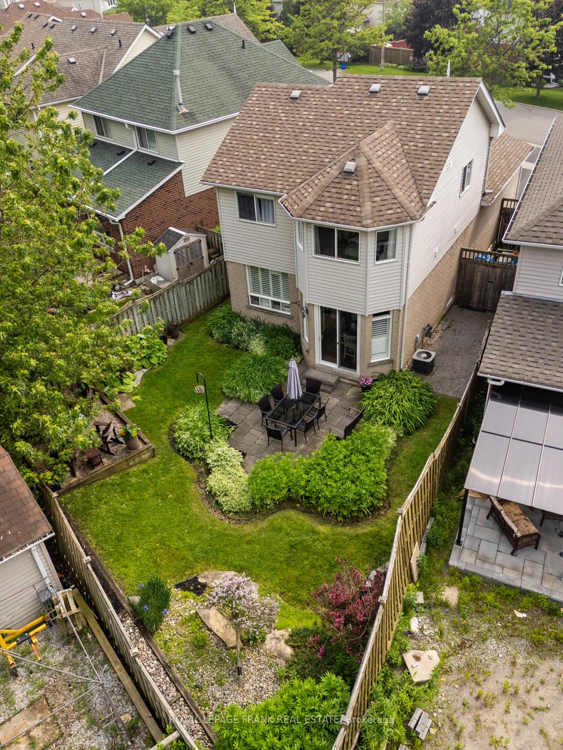 Photo 30 of 1089 Timberland Crescent, Oshawa, Pinecrest — HOMEH