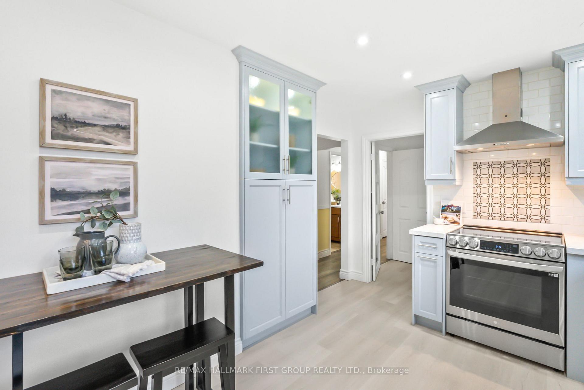 Photo 4 of 722 Balaton Avenue, Pickering, Bay Ridges — HOMEH