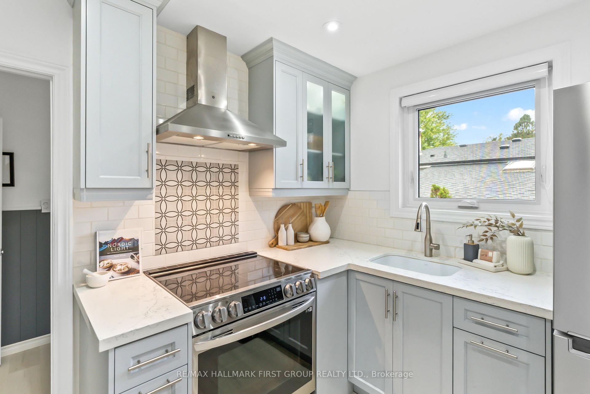 Photo 5 of 722 Balaton Avenue, Pickering, Bay Ridges — HOMEH