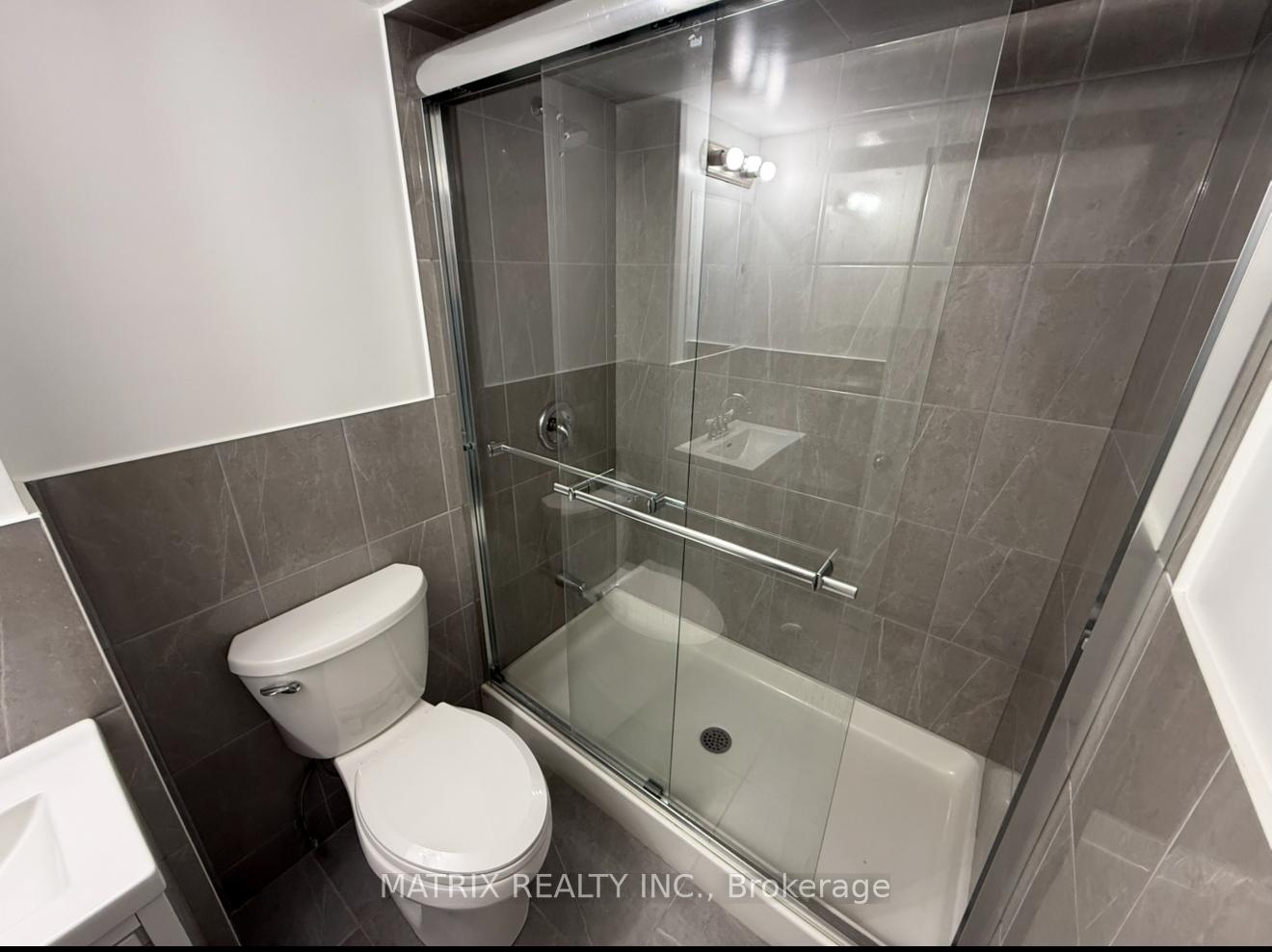 Photo 7 of 1823 Parkhurst Crescent, Pickering, Duffin Heights — HOMEH