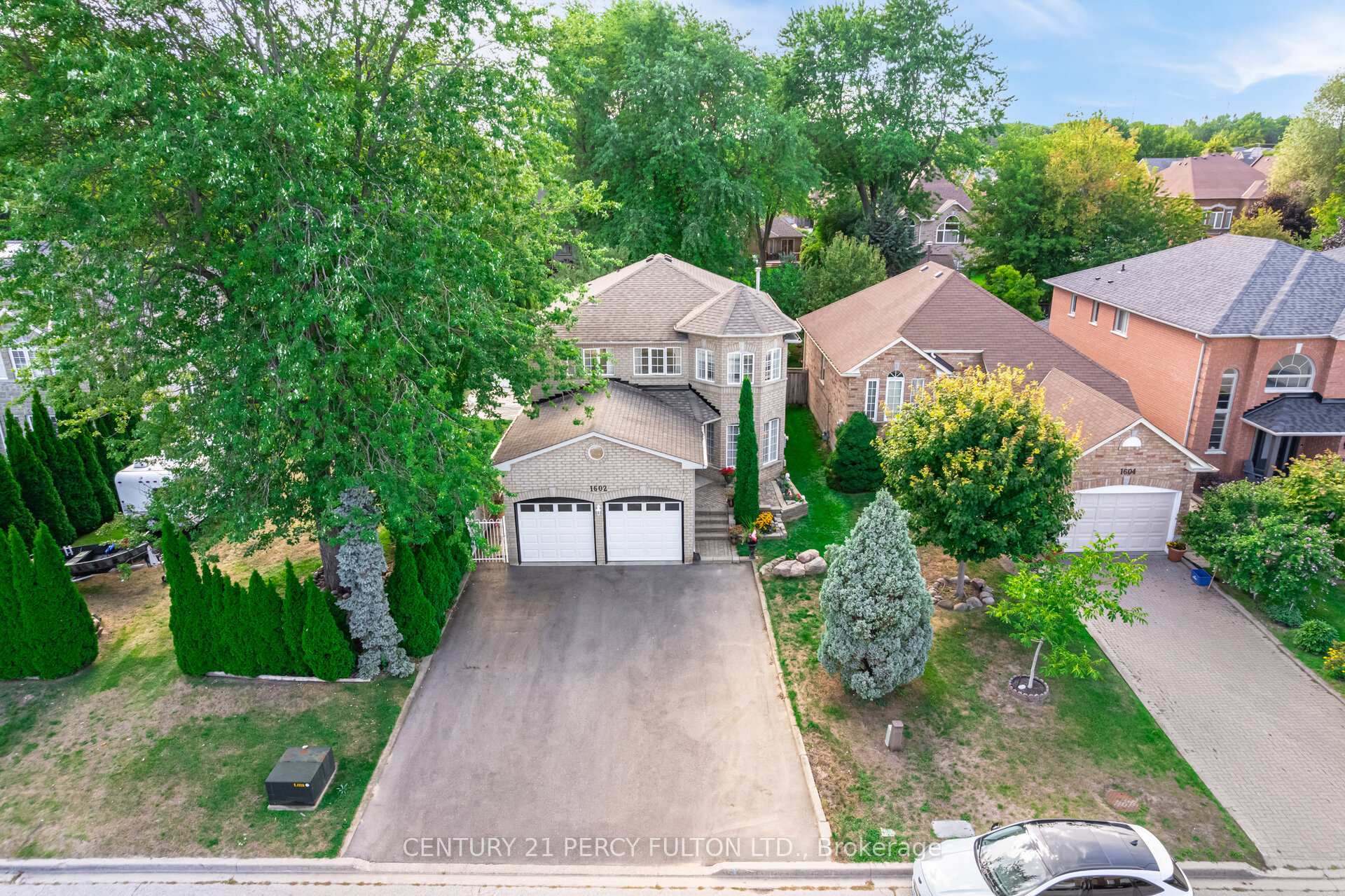 Photo 2 of 1602 Oakburn Street, Pickering, Highbush — HOMEH