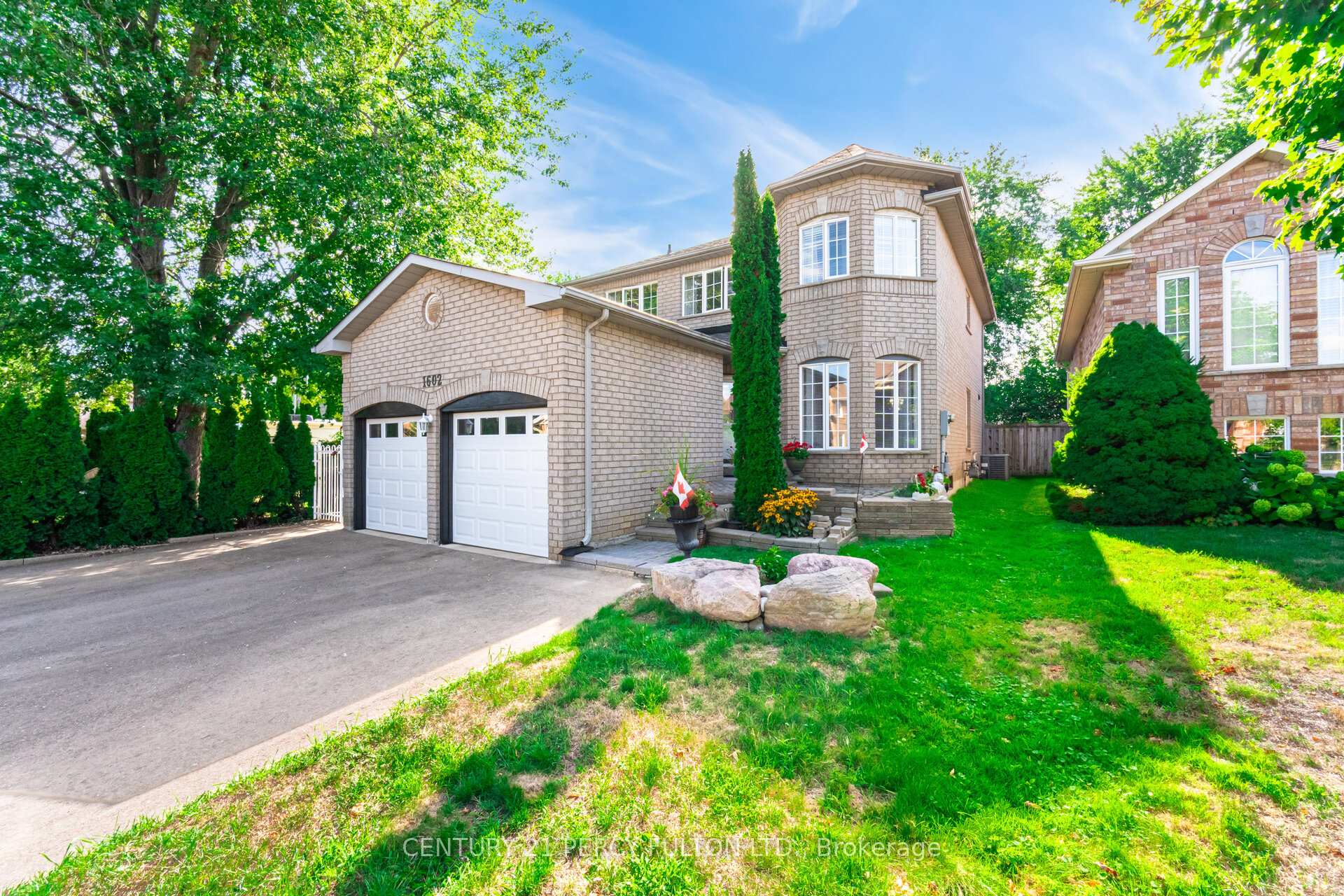 Photo 3 of 1602 Oakburn Street, Pickering, Highbush — HOMEH