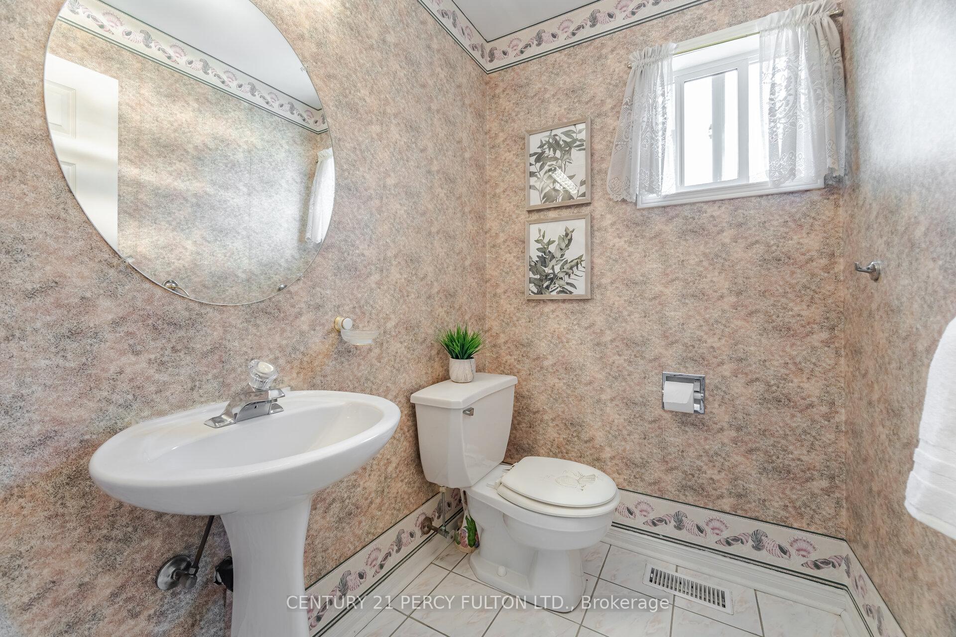 Photo 14 of 1602 Oakburn Street, Pickering, Highbush — HOMEH