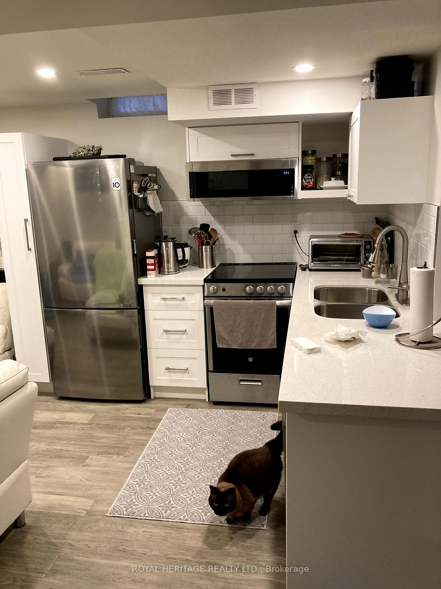 Photo 5 of 1020 Benton Crescent, Pickering, Liverpool — HOMEH