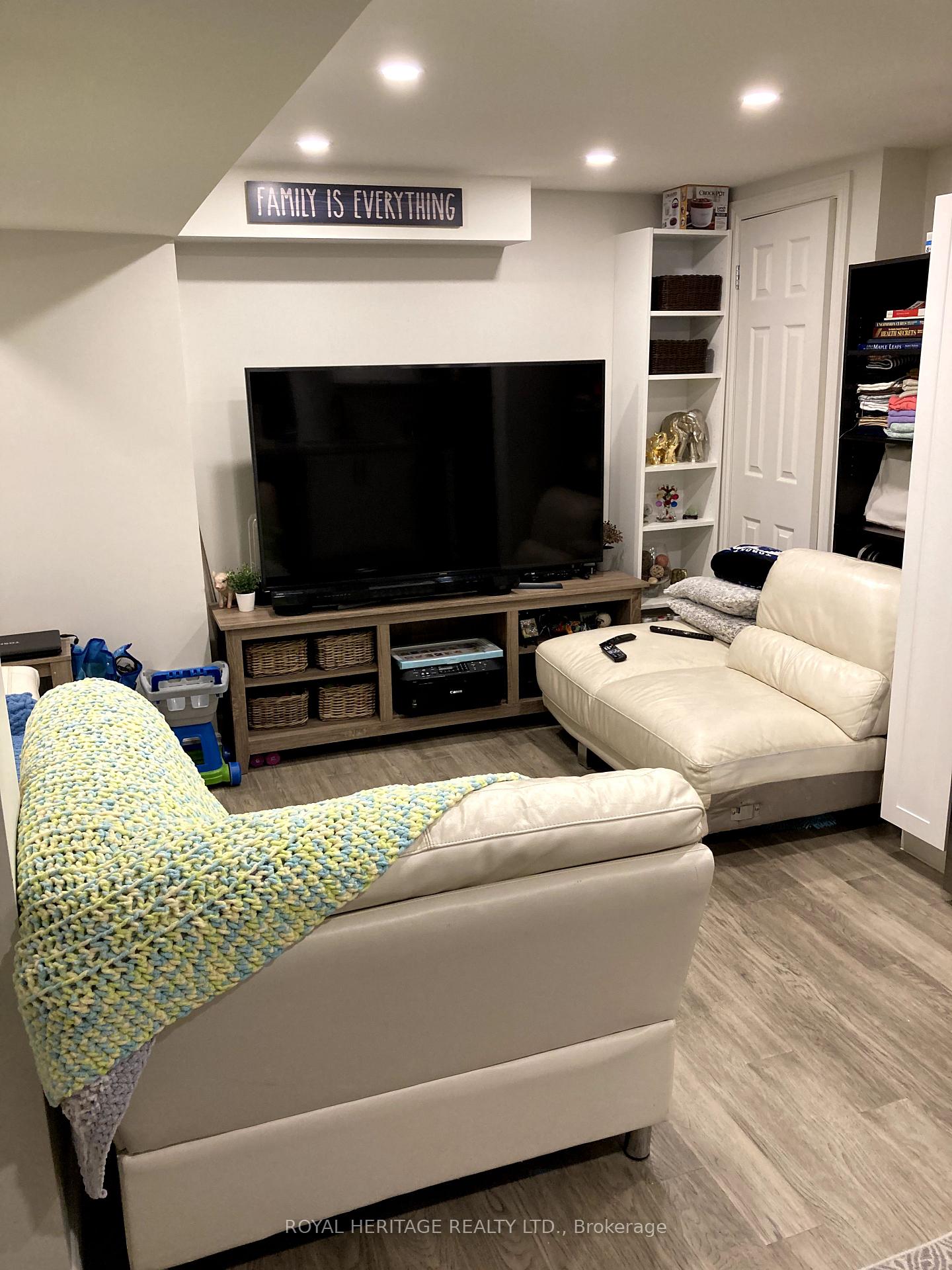 Photo 9 of 1020 Benton Crescent, Pickering, Liverpool — HOMEH