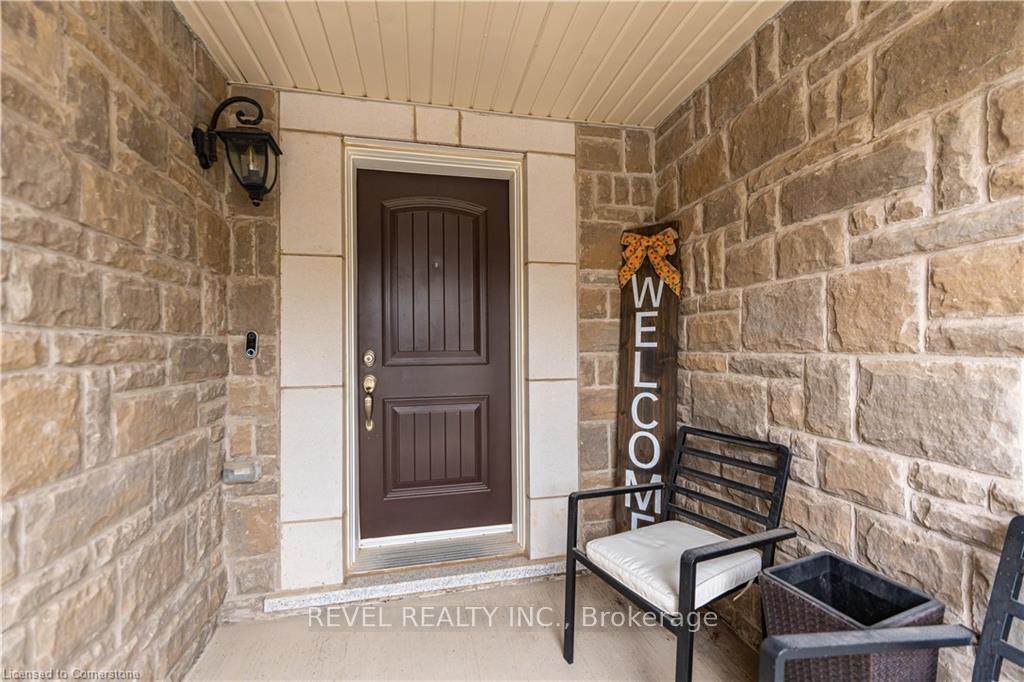 Photo 3 of 888 Ash Gate, Milton, Cobban — HOMEH