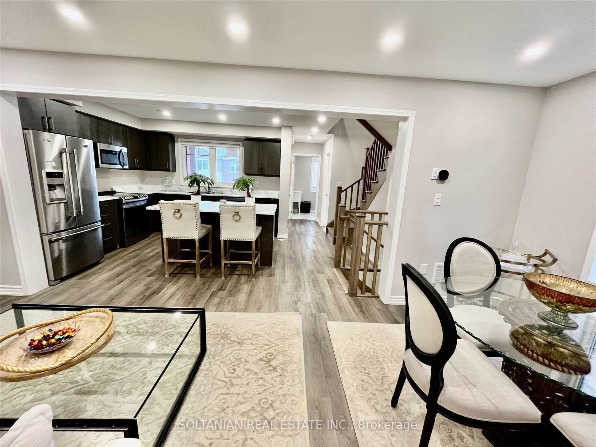 Photo 4 of 1256 Wintergreen Place, Milton, Cobban — HOMEH