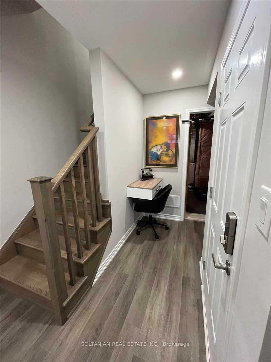 Photo 5 of 1256 Wintergreen Place, Milton, Cobban — HOMEH