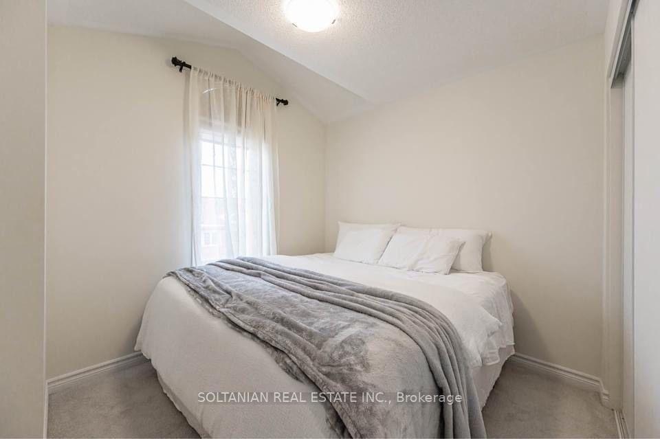 Photo 7 of 1256 Wintergreen Place, Milton, Cobban — HOMEH