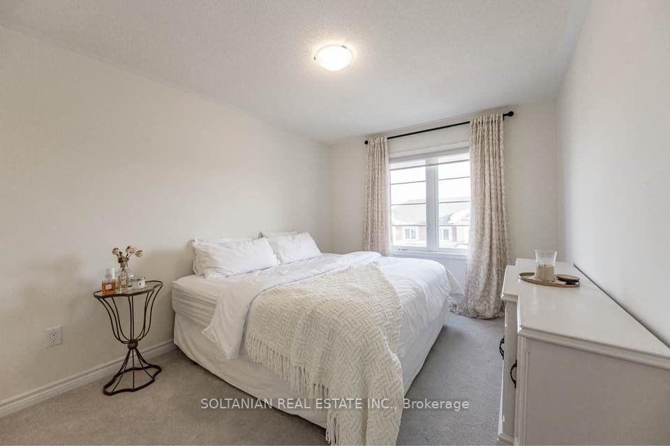 Photo 8 of 1256 Wintergreen Place, Milton, Cobban — HOMEH
