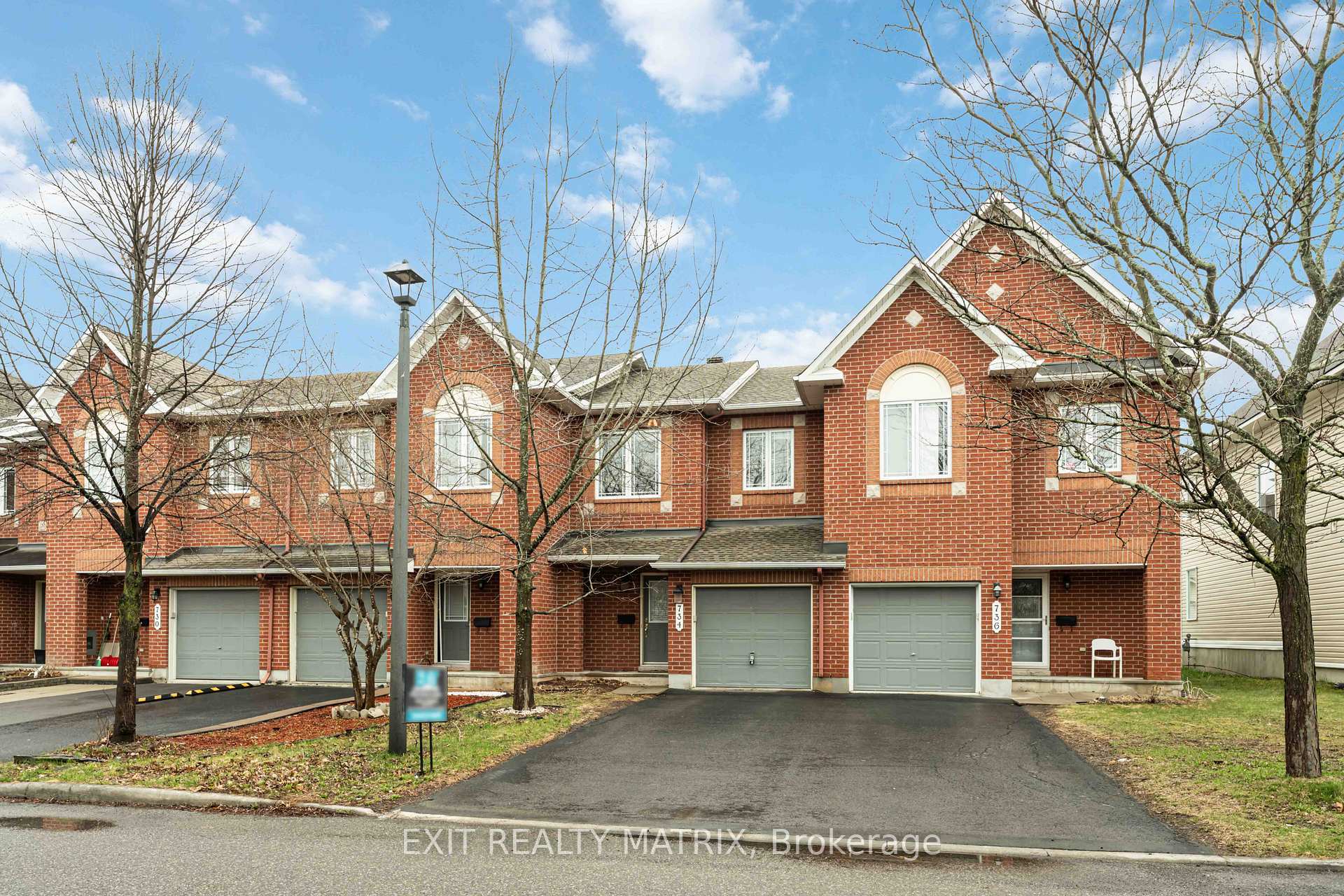 Front of 734 Crowberry Street