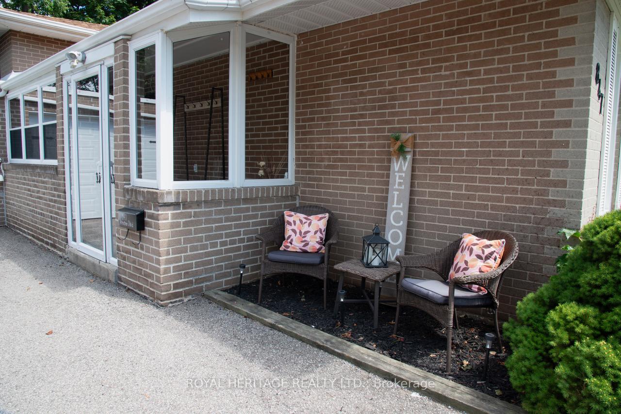 Photo 2 of 847 Krosno Boulevard, Pickering, Bay Ridges — HOMEH