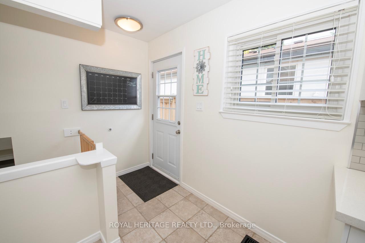 Photo 14 of 847 Krosno Boulevard, Pickering, Bay Ridges — HOMEH