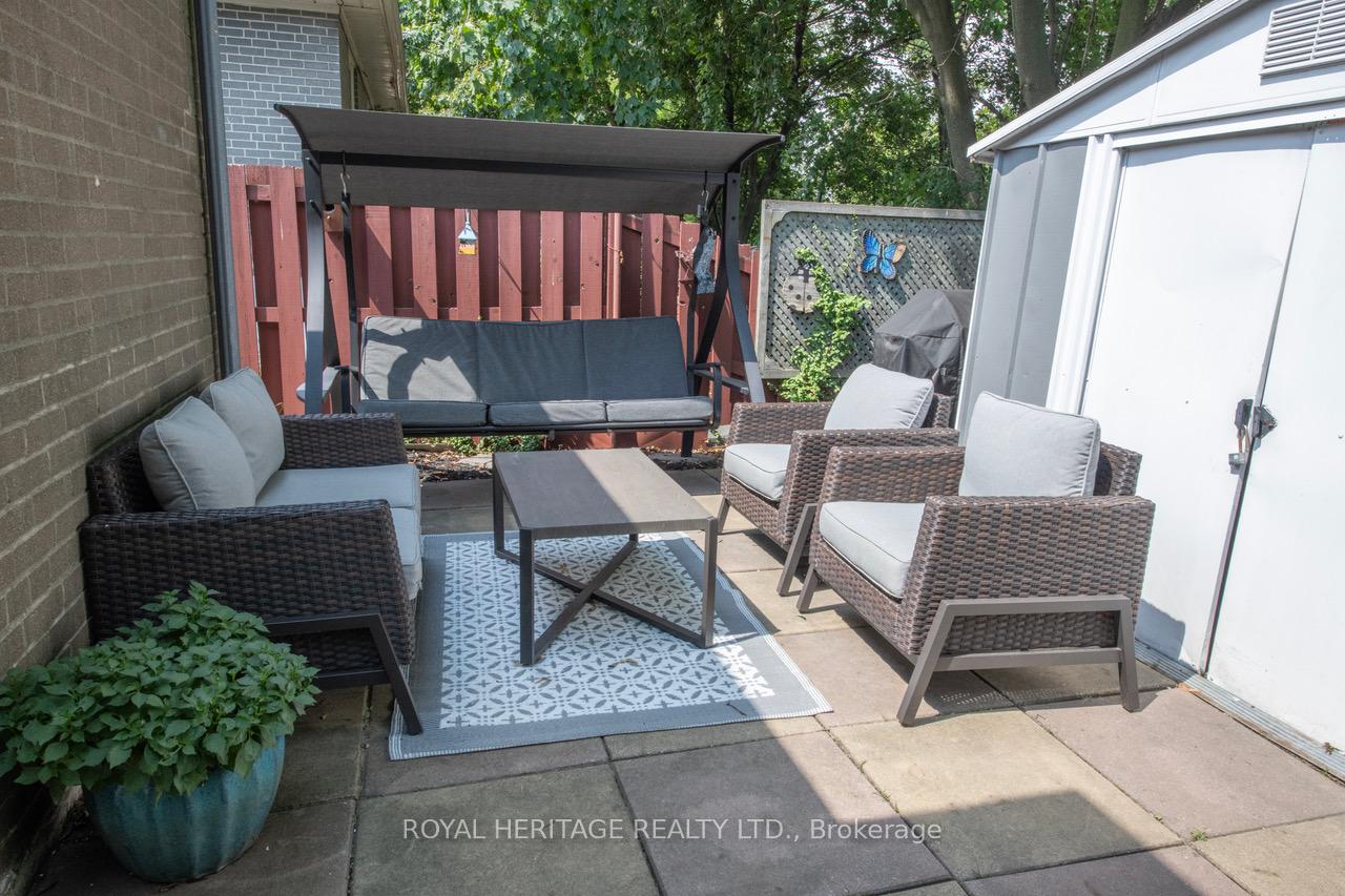 Photo 24 of 847 Krosno Boulevard, Pickering, Bay Ridges — HOMEH