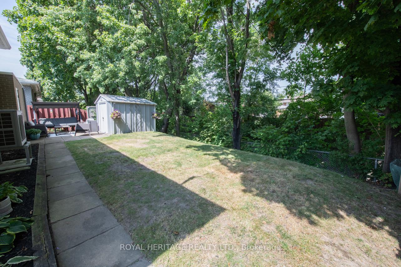 Photo 25 of 847 Krosno Boulevard, Pickering, Bay Ridges — HOMEH