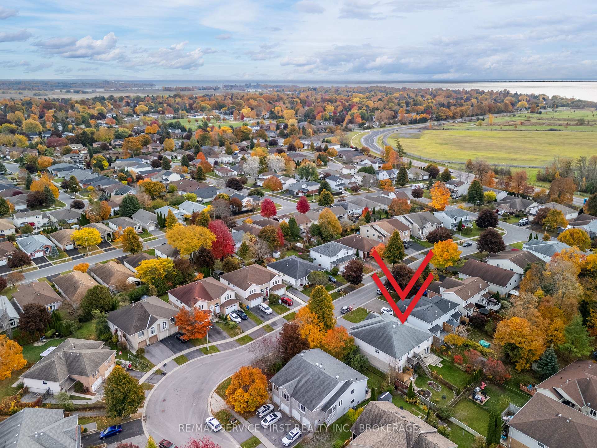 Photo 6 of 995 Waterbury Crescent, Kingston, City Southwest — HOMEH