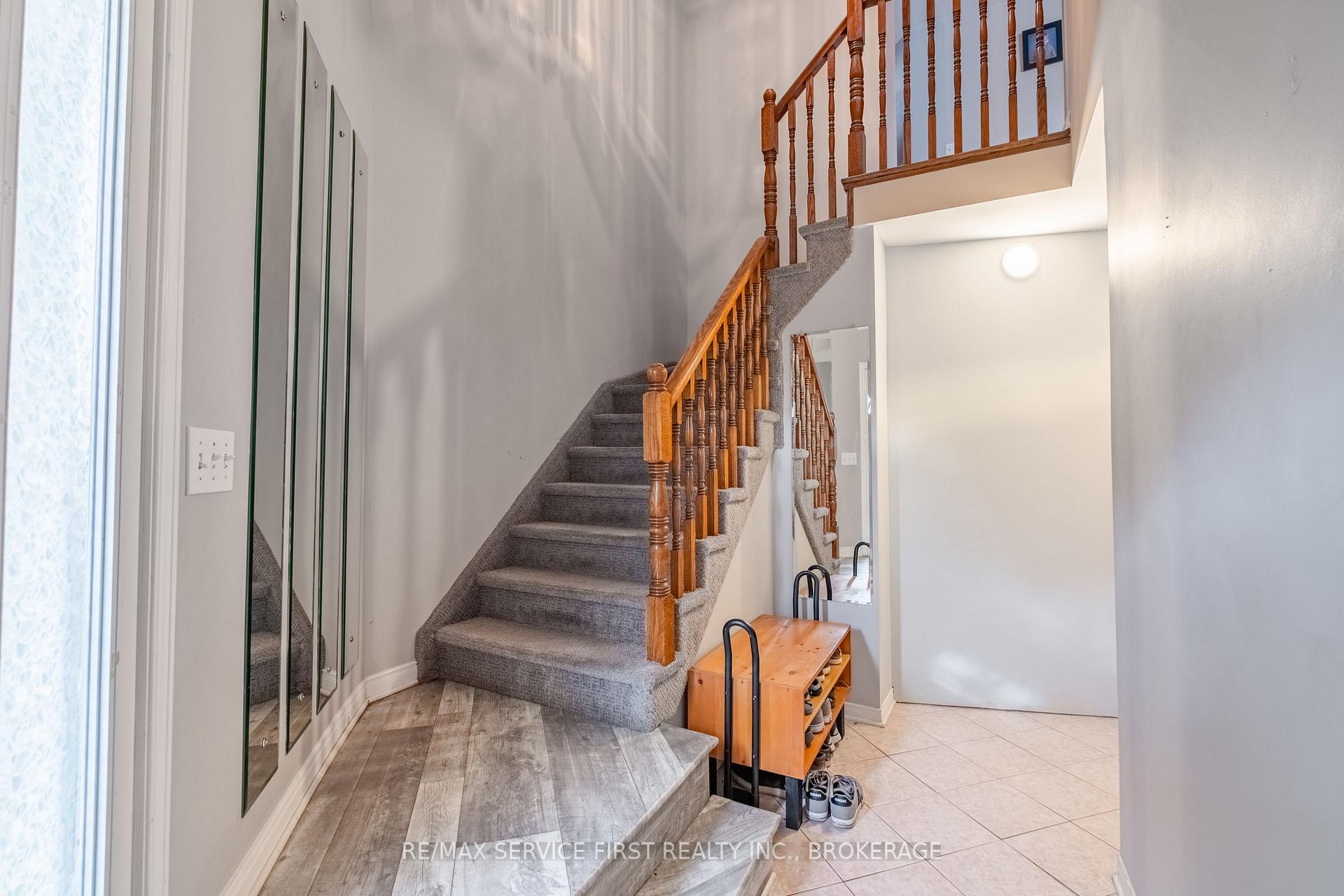 Photo 12 of 995 Waterbury Crescent, Kingston, City Southwest — HOMEH