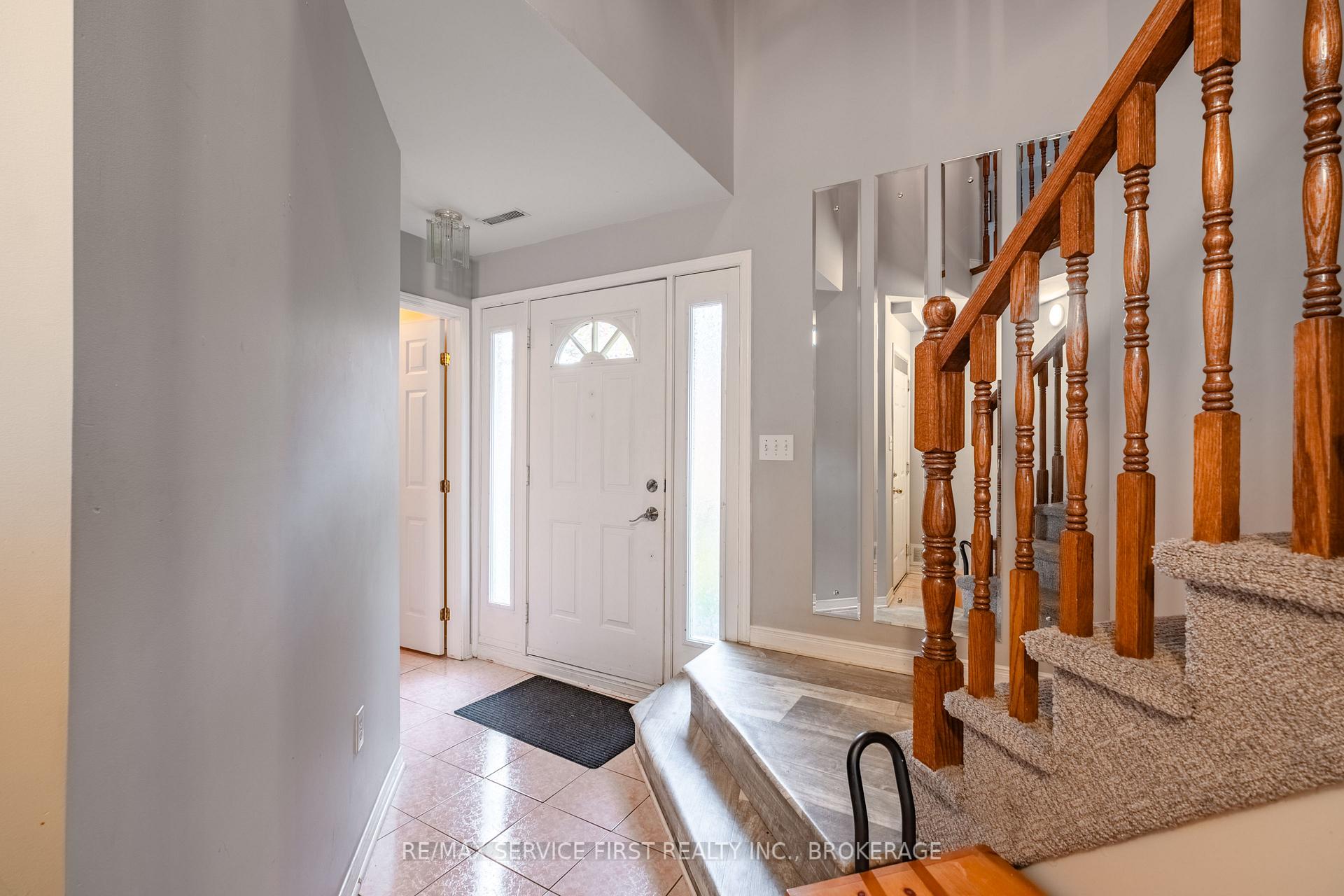 Photo 13 of 995 Waterbury Crescent, Kingston, City Southwest — HOMEH