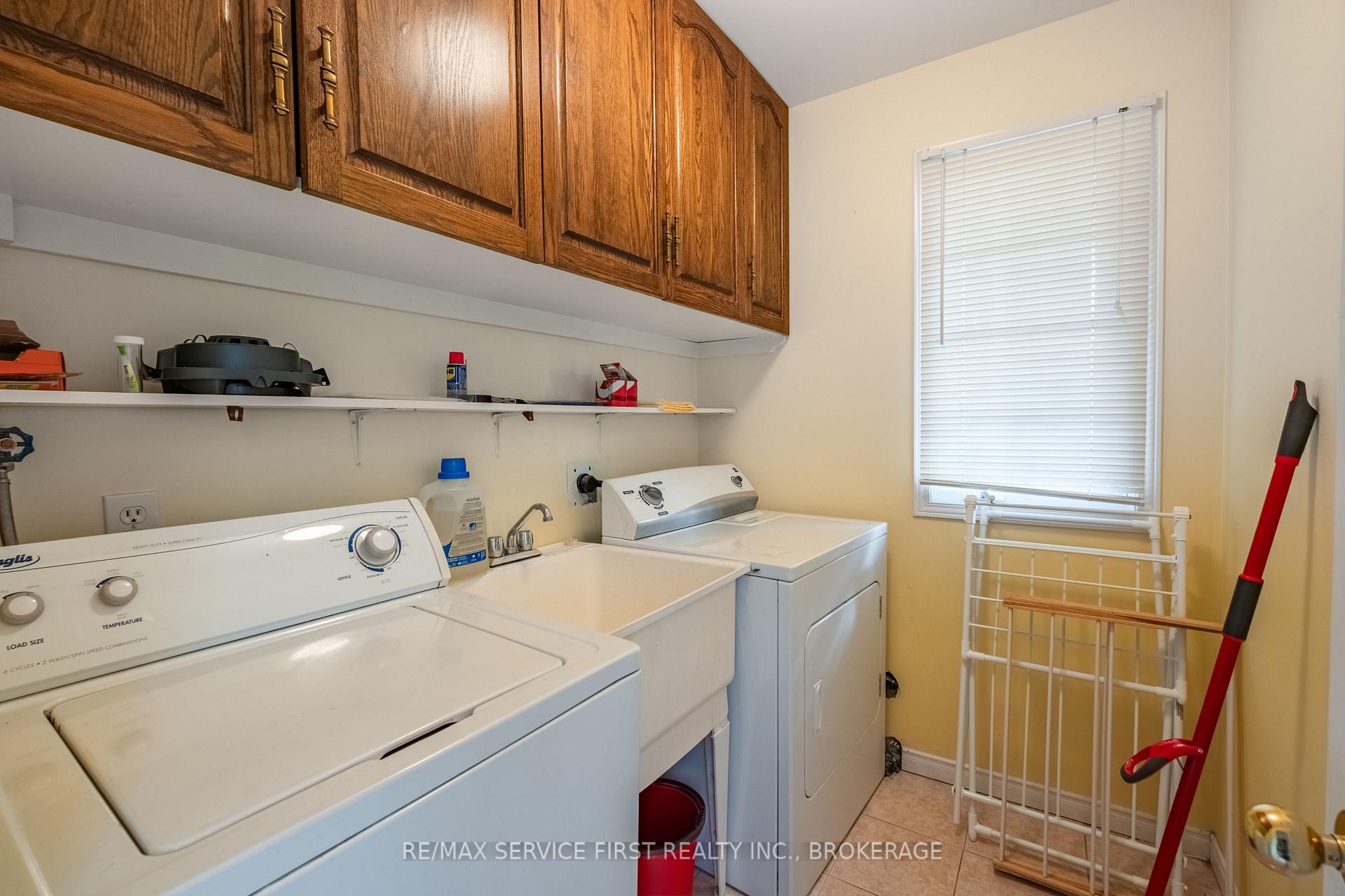 Photo 14 of 995 Waterbury Crescent, Kingston, City Southwest — HOMEH
