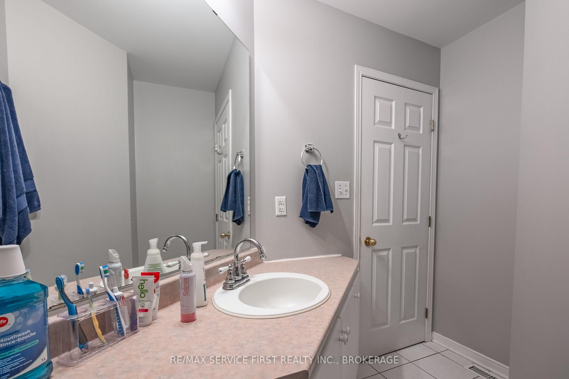 Photo 36 of 995 Waterbury Crescent, Kingston, City Southwest — HOMEH