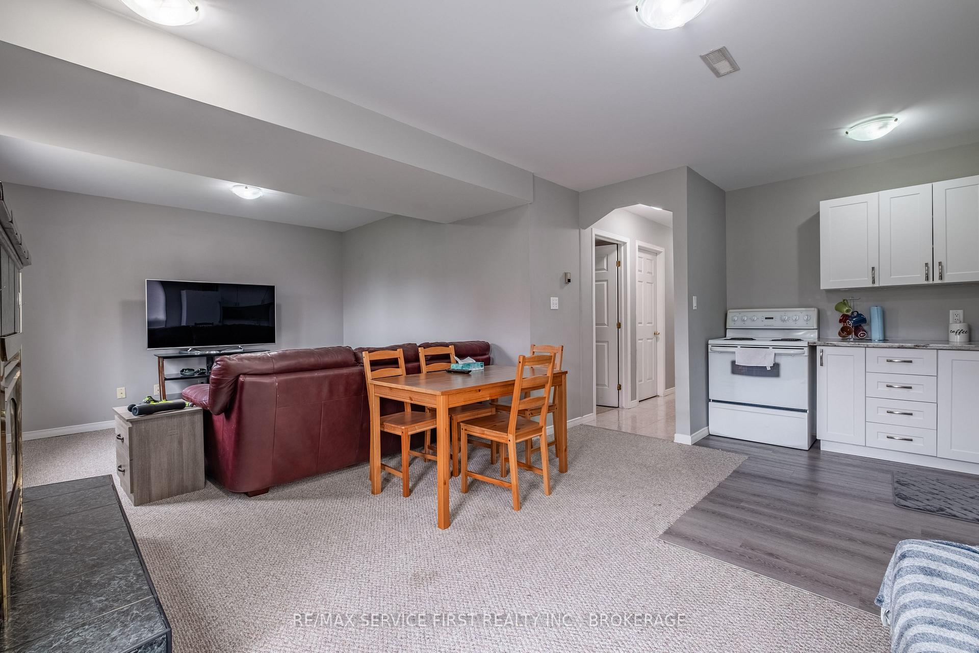 Photo 39 of 995 Waterbury Crescent, Kingston, City Southwest — HOMEH