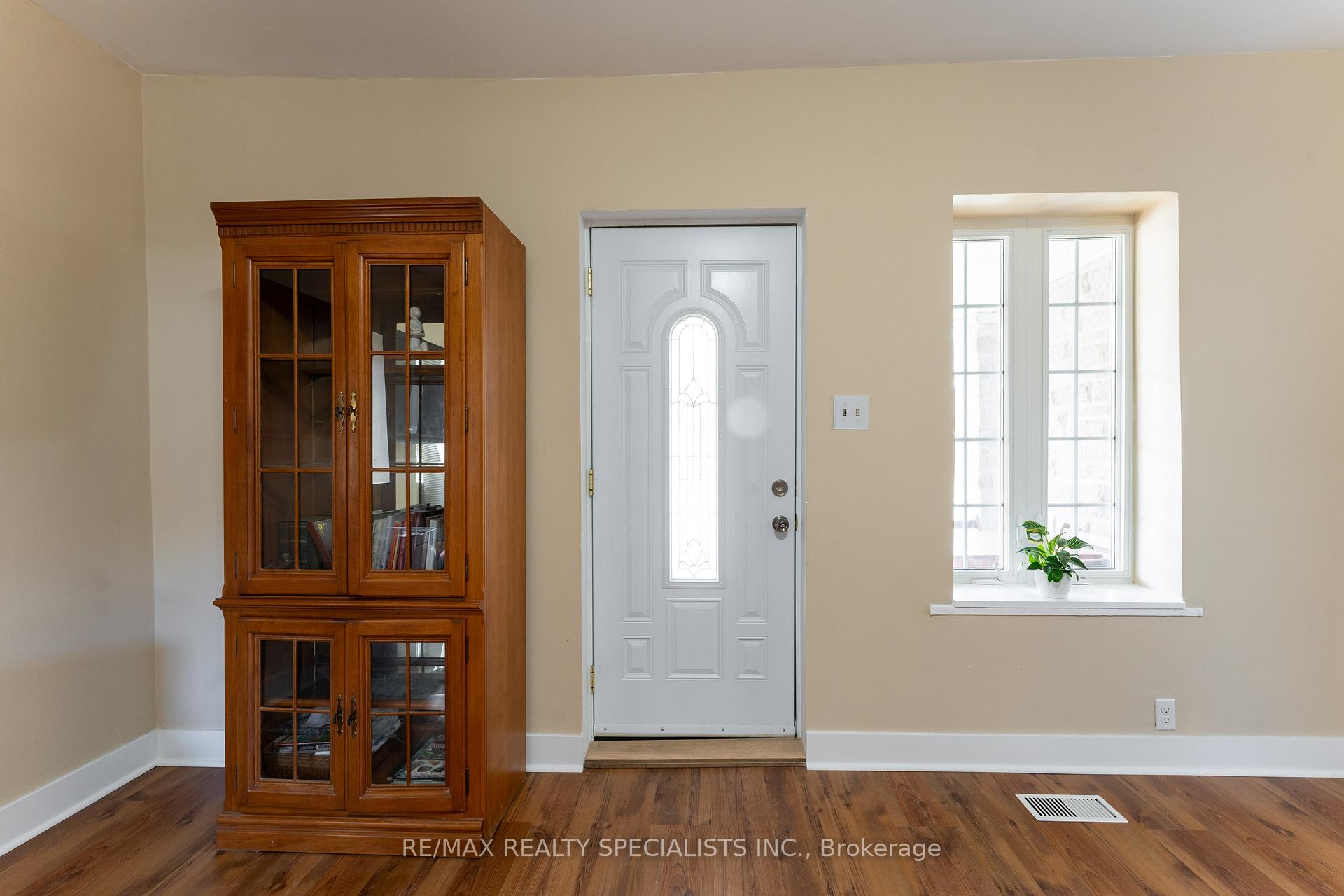 Photo 10 of 133 Agnes Street, Oshawa, O'Neill — HOMEH