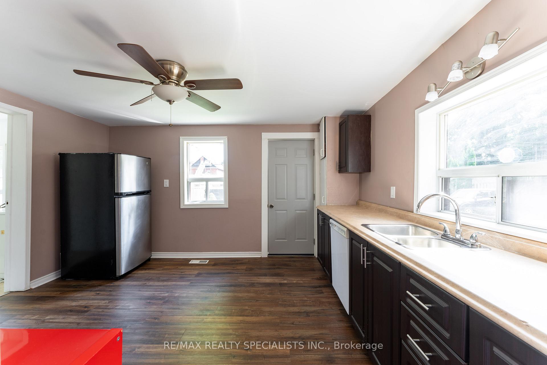 Photo 20 of 133 Agnes Street, Oshawa, O'Neill — HOMEH