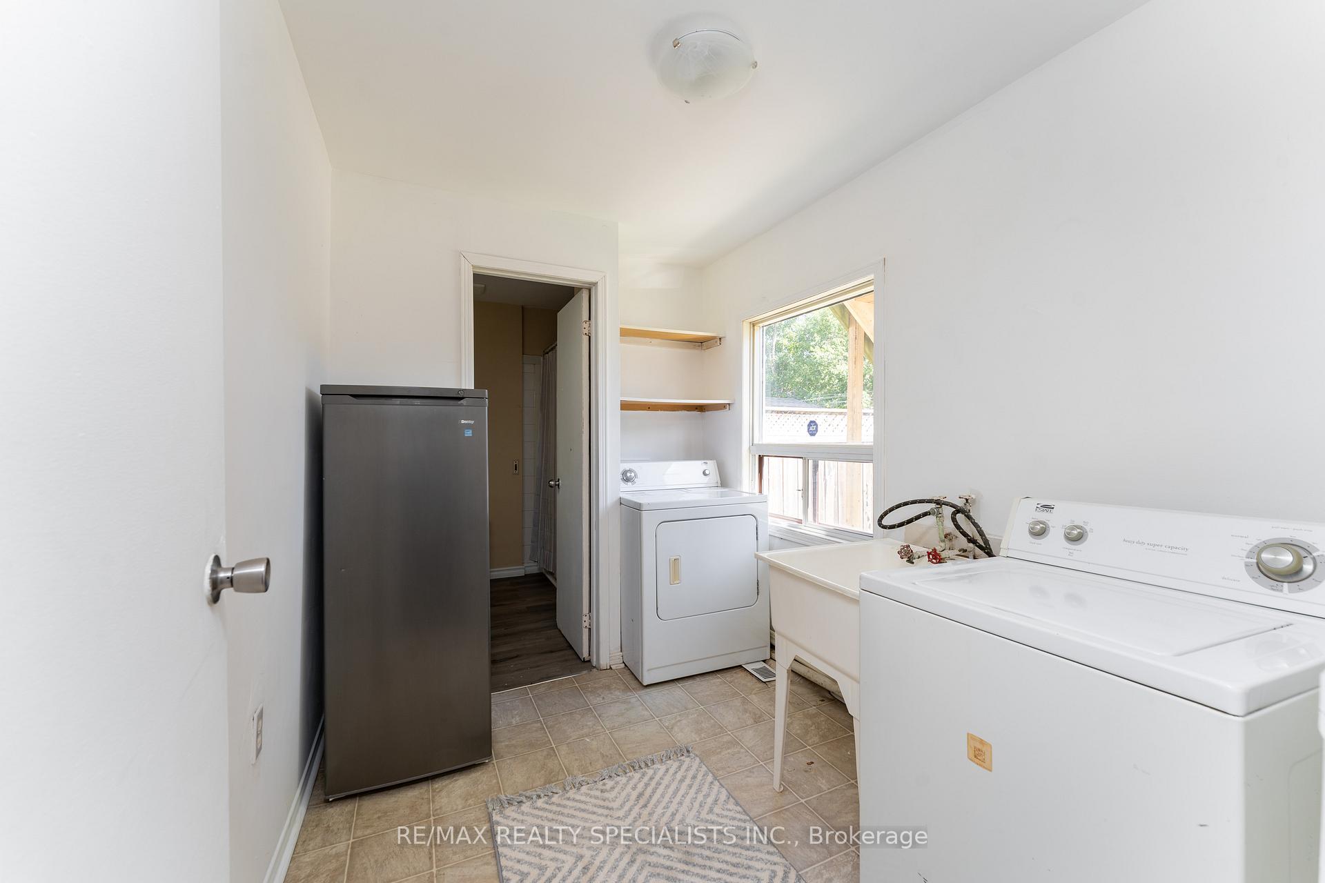 Photo 23 of 133 Agnes Street, Oshawa, O'Neill — HOMEH