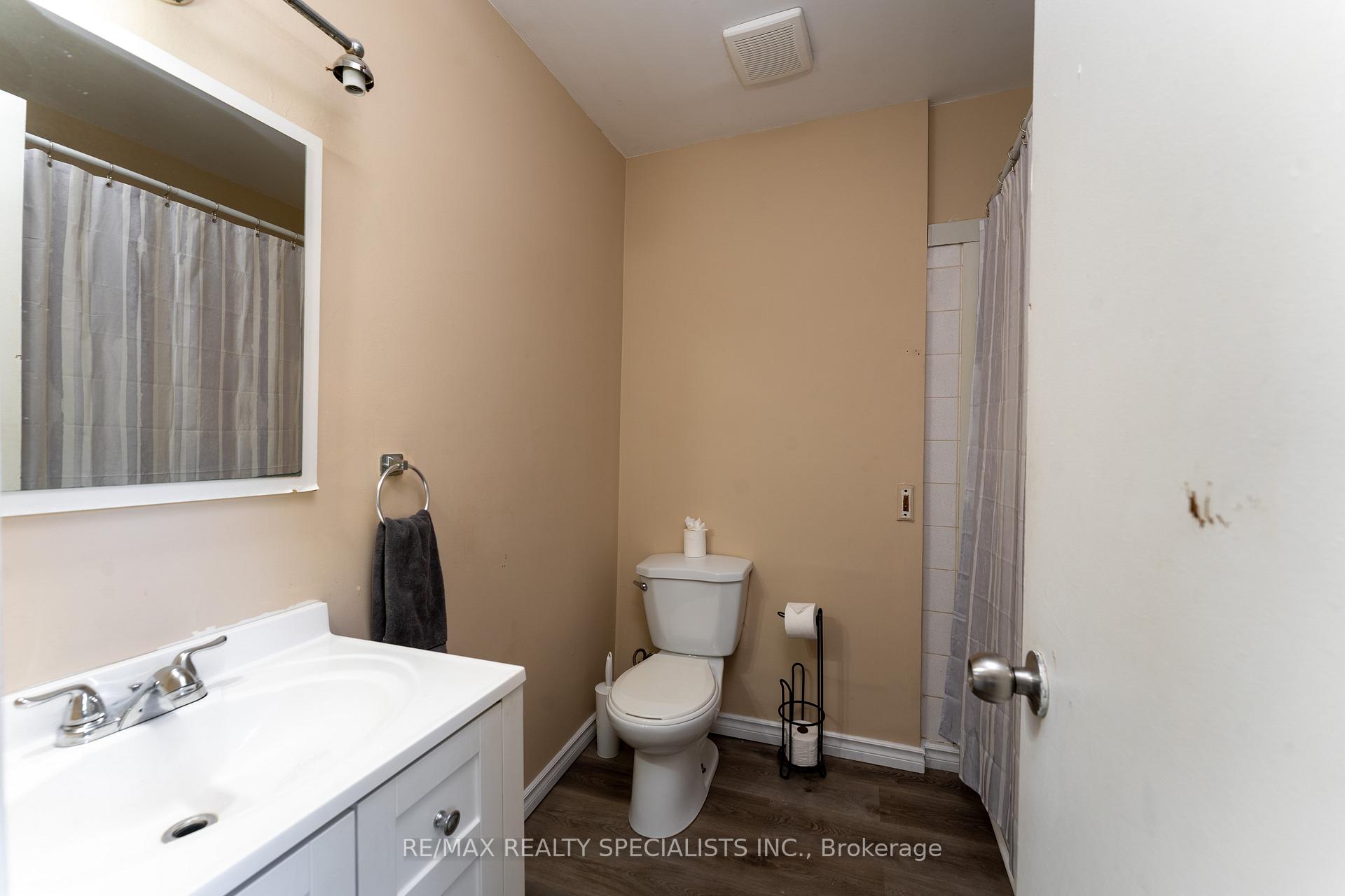 Photo 24 of 133 Agnes Street, Oshawa, O'Neill — HOMEH