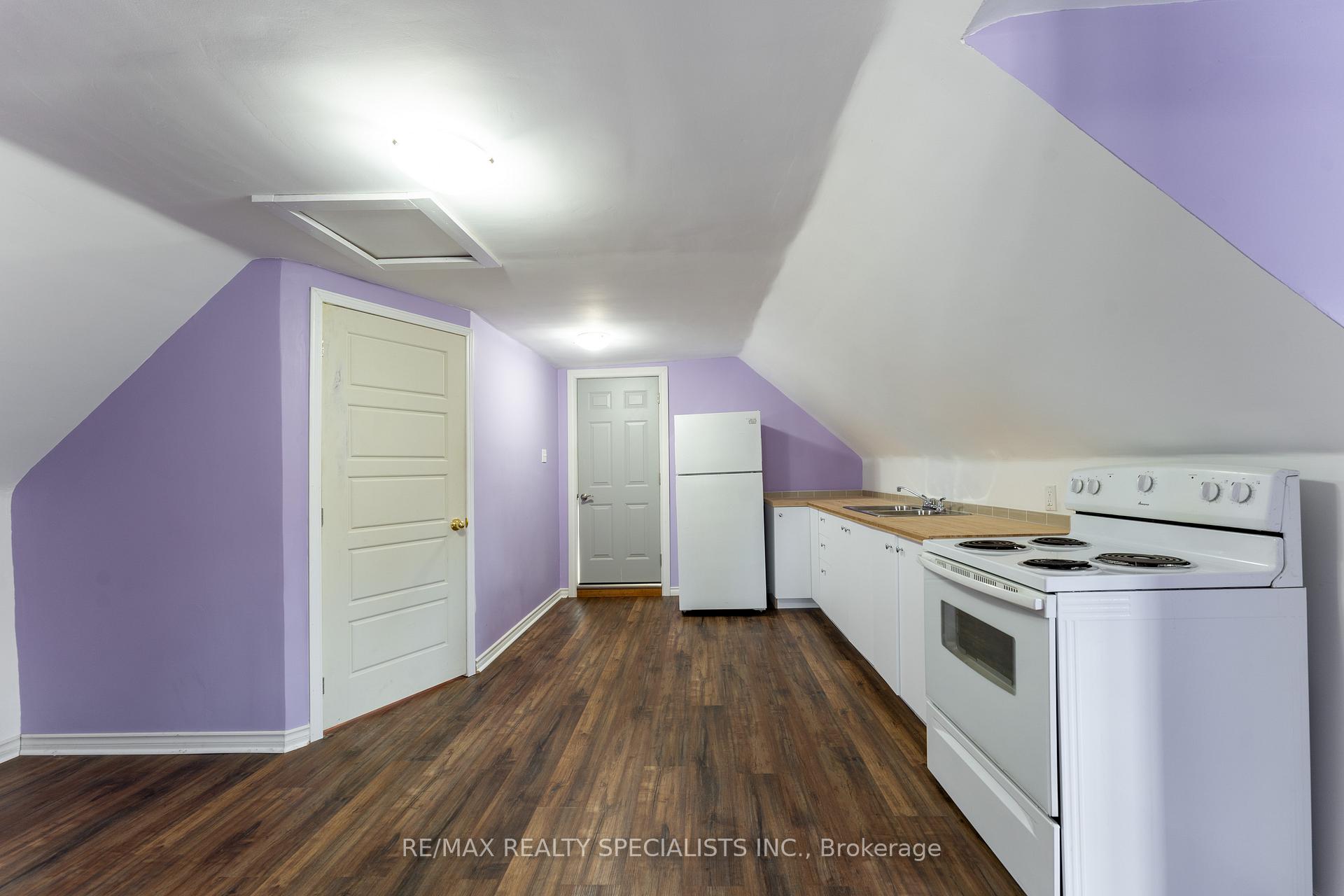 Photo 34 of 133 Agnes Street, Oshawa, O'Neill — HOMEH