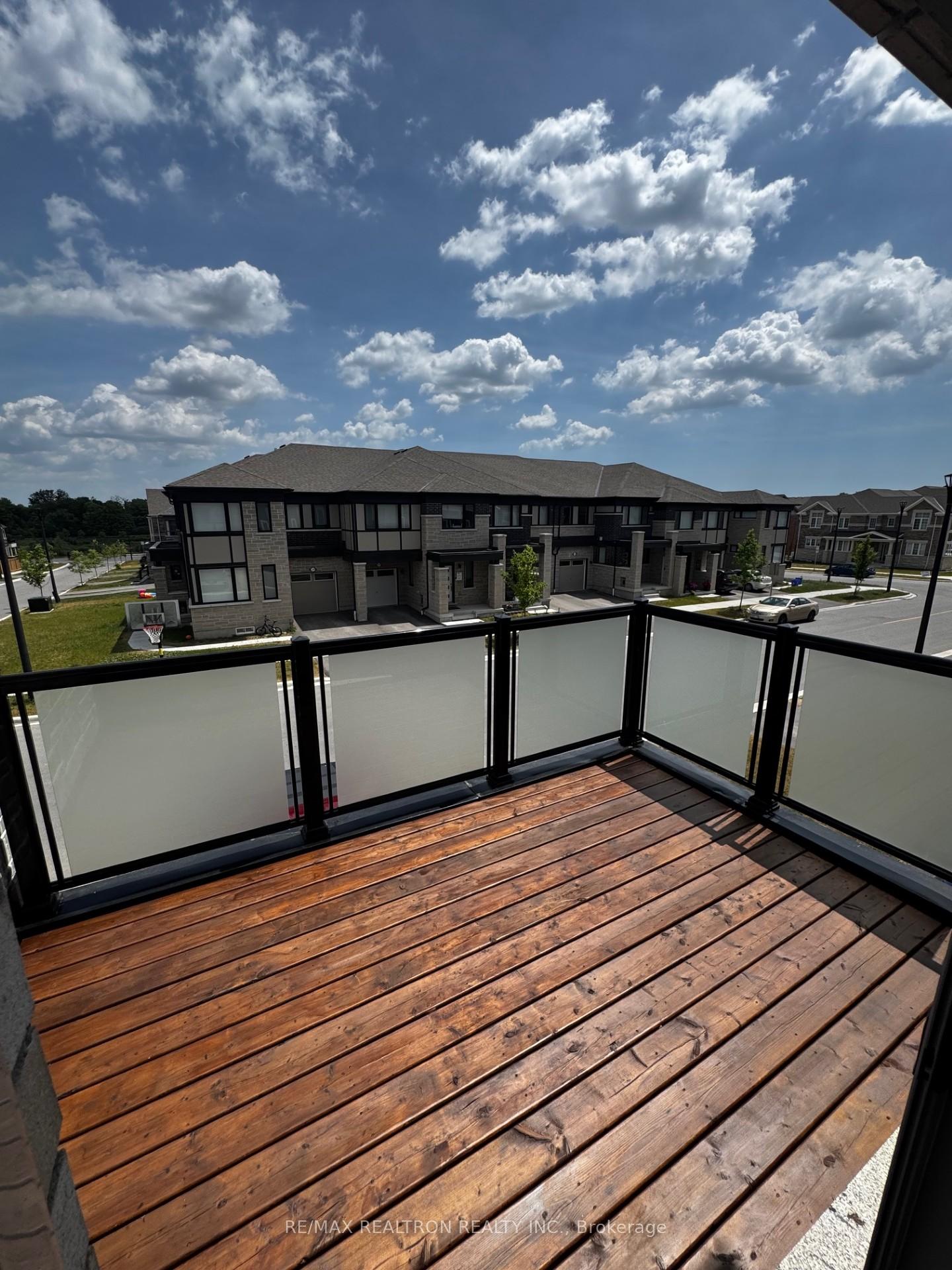 Photo 5 of 3380 Swordbill Street, Pickering, Rural Pickering — HOMEH