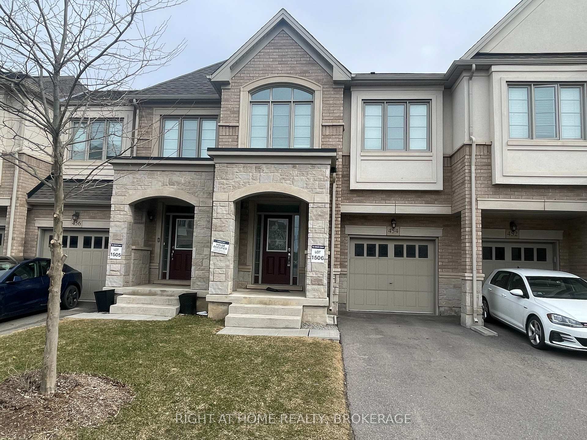 Photo 1 of 454 Sheaffe Place, Milton, Ford — HOMEH