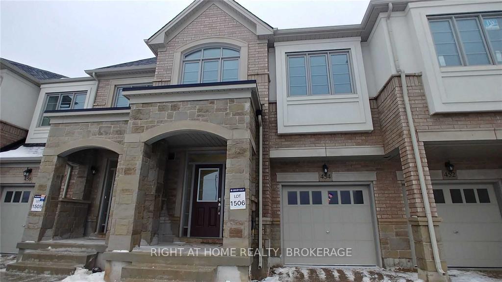 Photo 2 of 454 Sheaffe Place, Milton, Ford — HOMEH