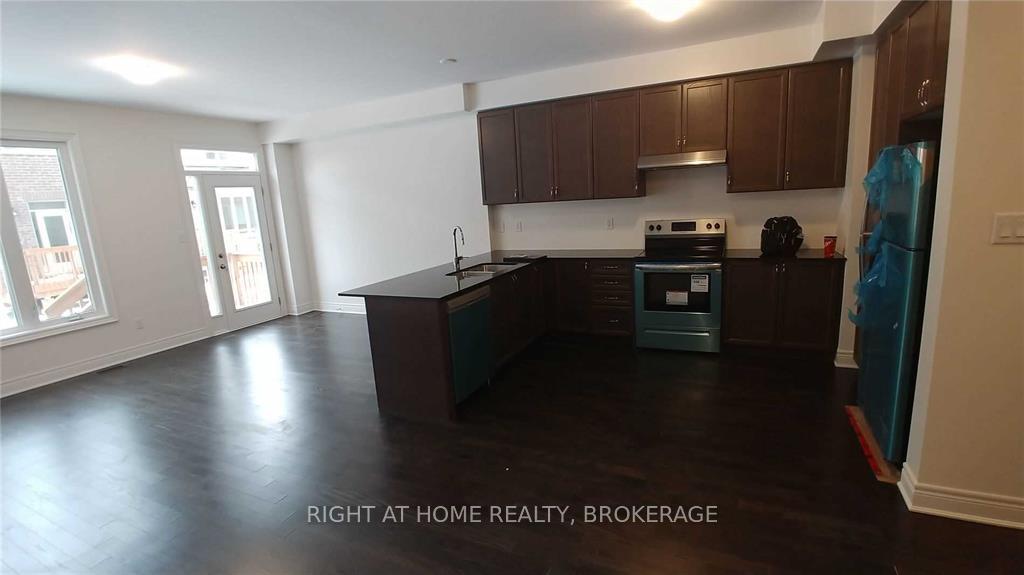 Photo 9 of 454 Sheaffe Place, Milton, Ford — HOMEH