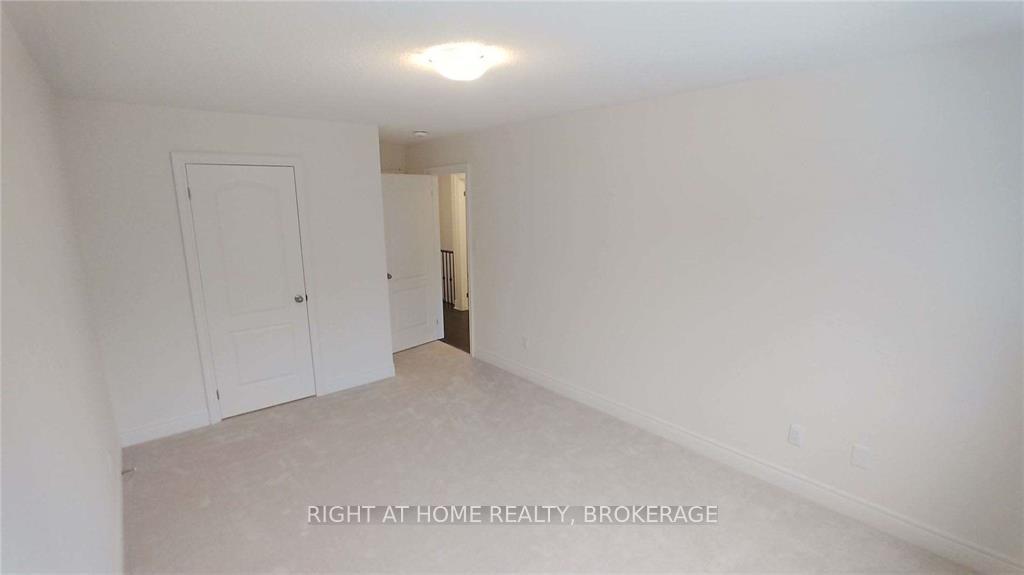Photo 14 of 454 Sheaffe Place, Milton, Ford — HOMEH