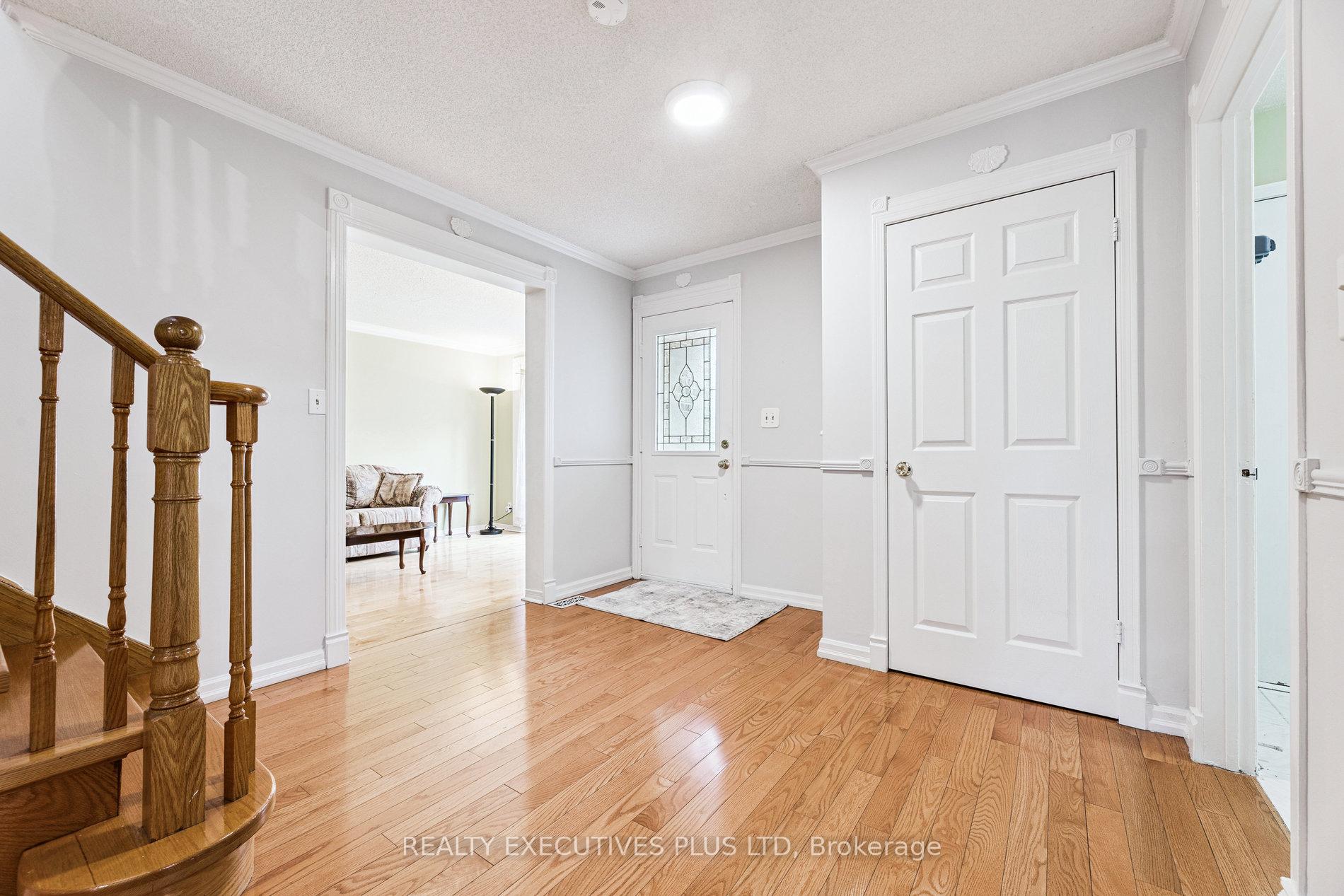 Photo 3 of 1822 Forestview Drive, Pickering, Highbush — HOMEH