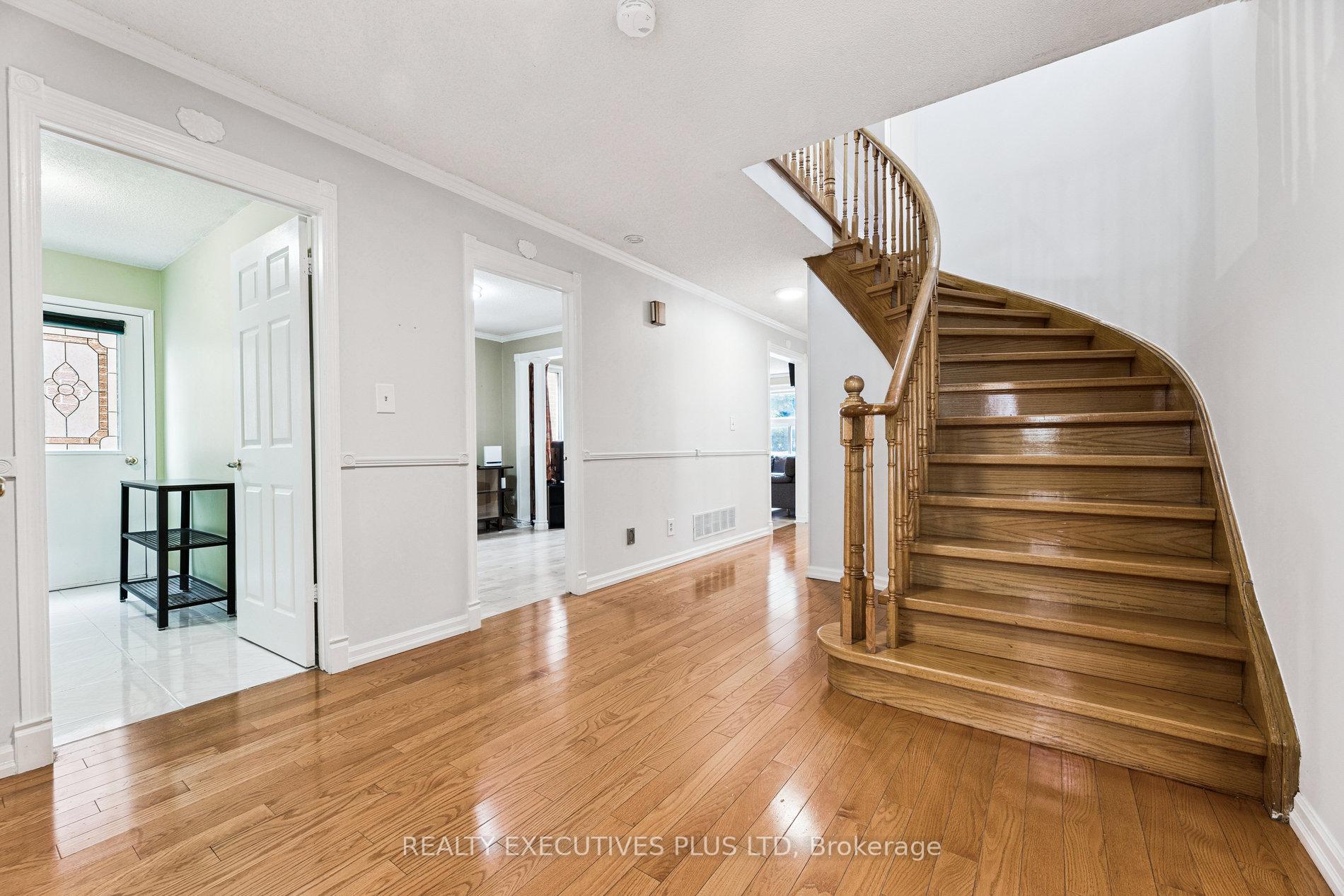 Photo 4 of 1822 Forestview Drive, Pickering, Highbush — HOMEH