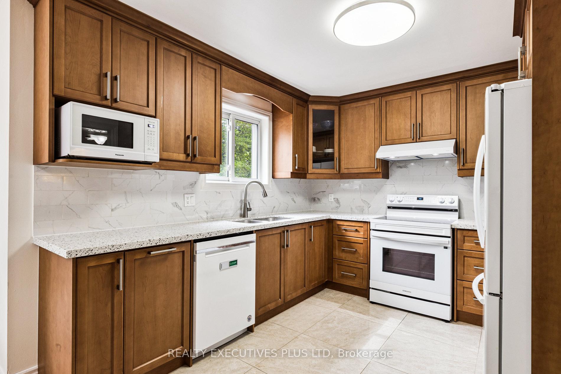 Photo 10 of 1822 Forestview Drive, Pickering, Highbush — HOMEH