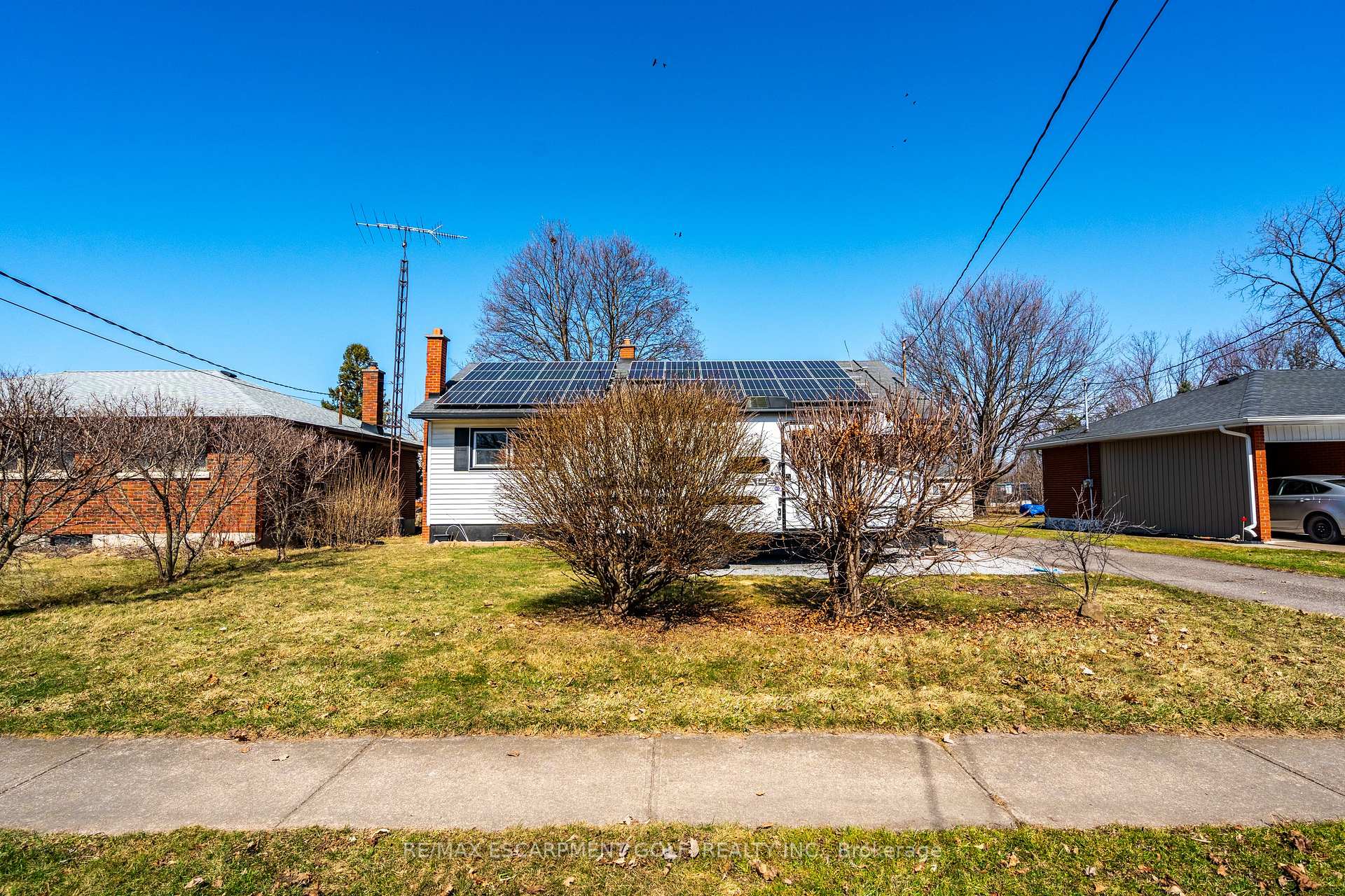 Photo 3 of 6835 Stamford Green Drive, Niagara Falls, Stamford — HOMEH