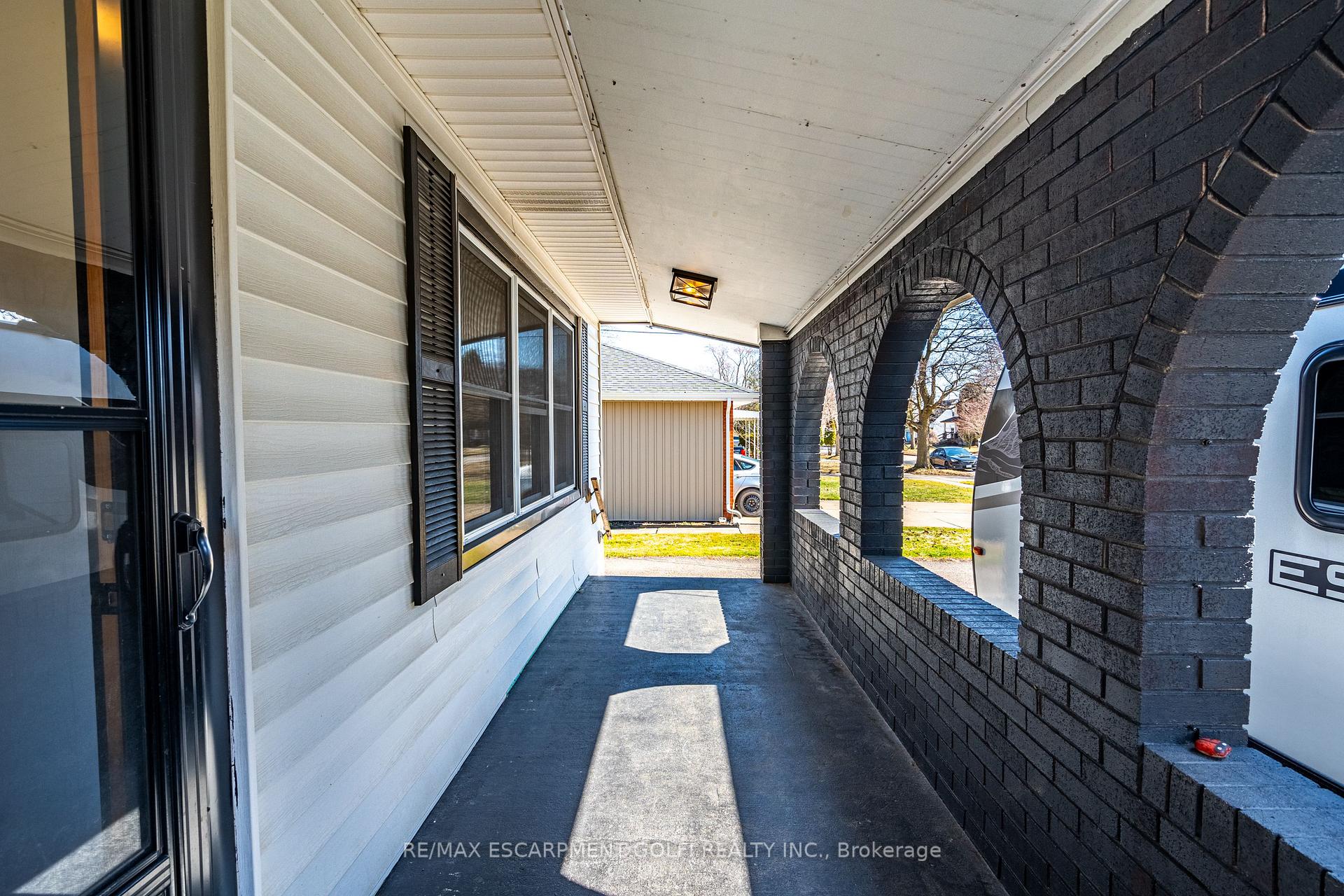 Photo 7 of 6835 Stamford Green Drive, Niagara Falls, Stamford — HOMEH
