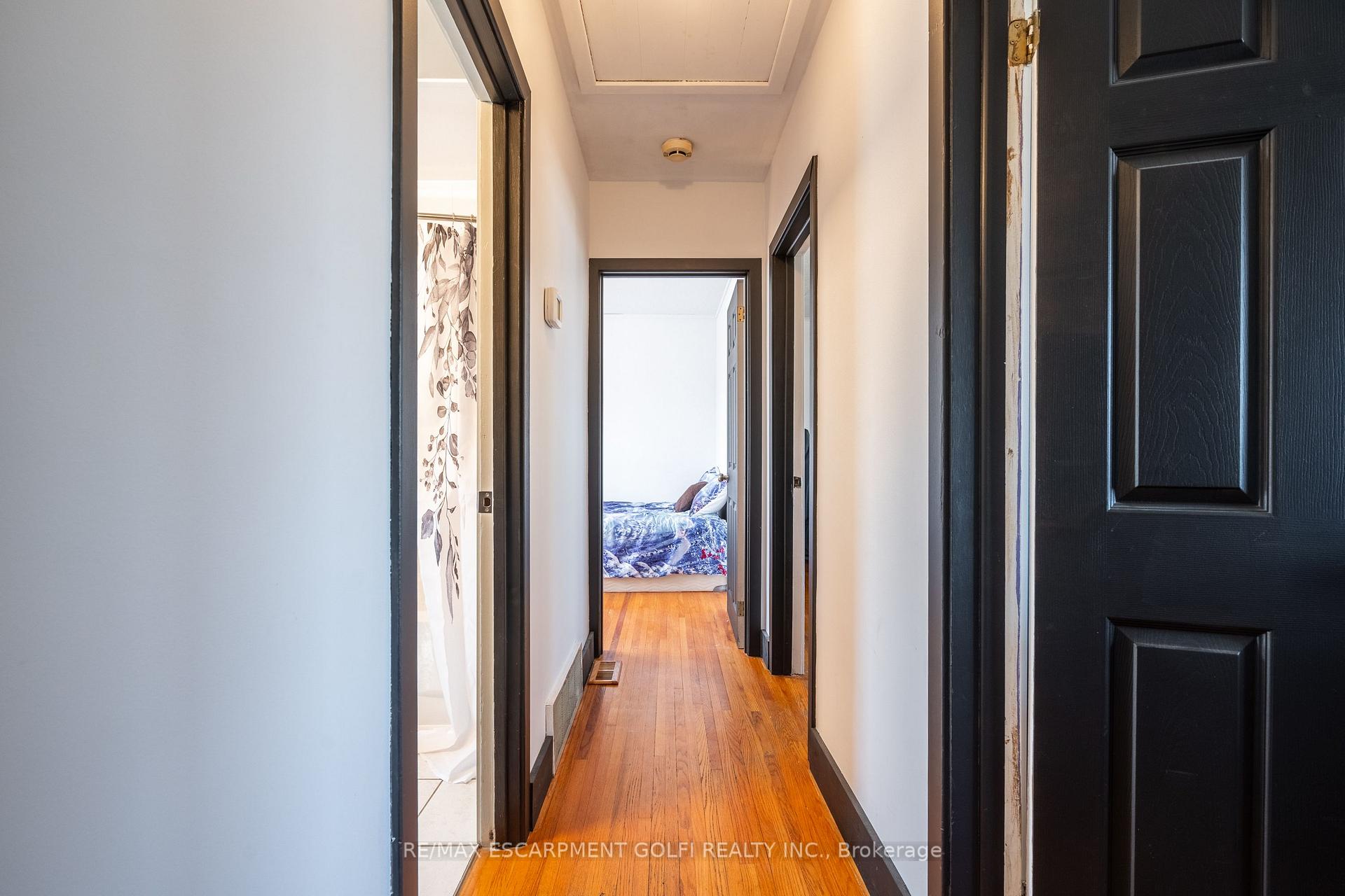 Photo 10 of 6835 Stamford Green Drive, Niagara Falls, Stamford — HOMEH