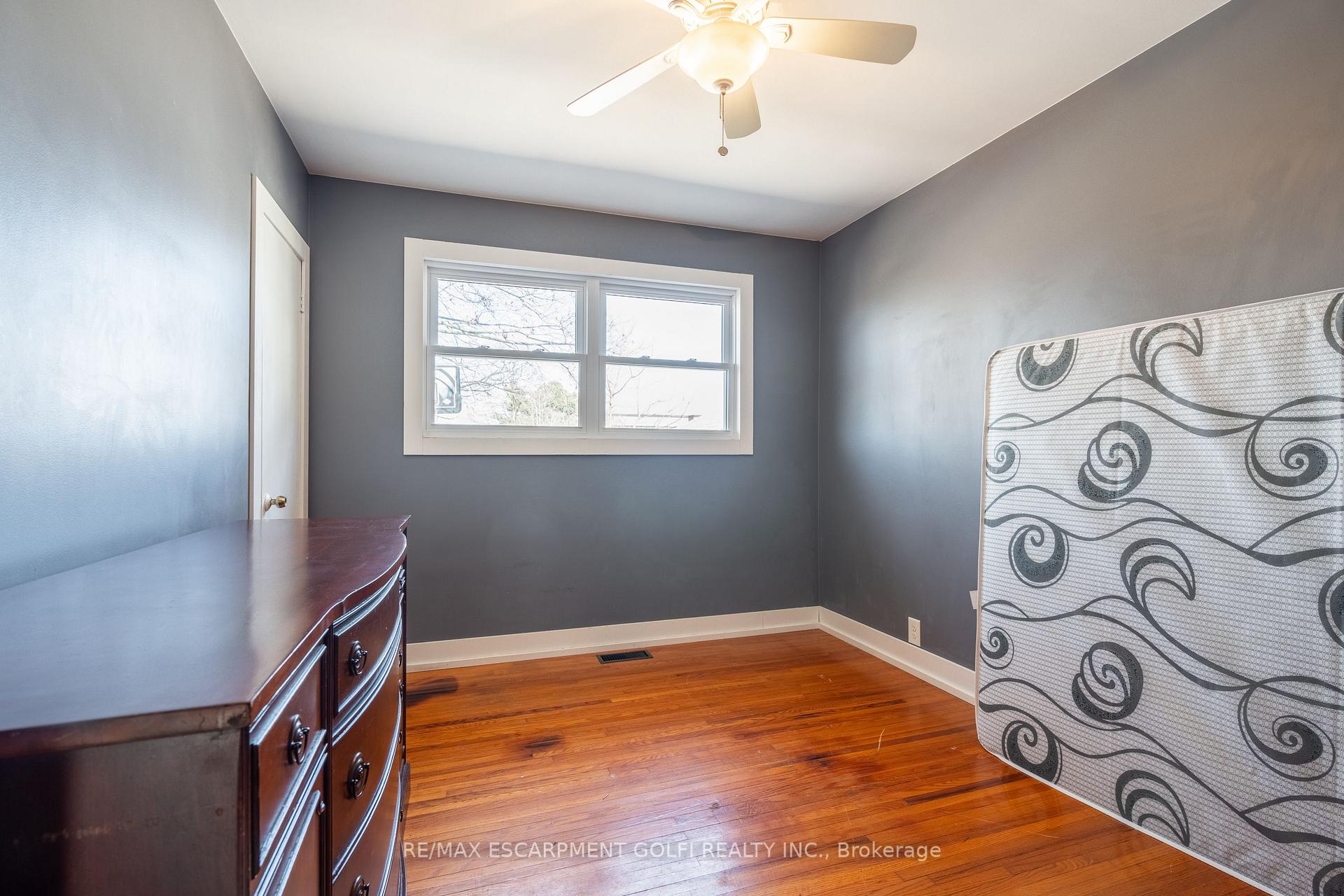 Photo 11 of 6835 Stamford Green Drive, Niagara Falls, Stamford — HOMEH