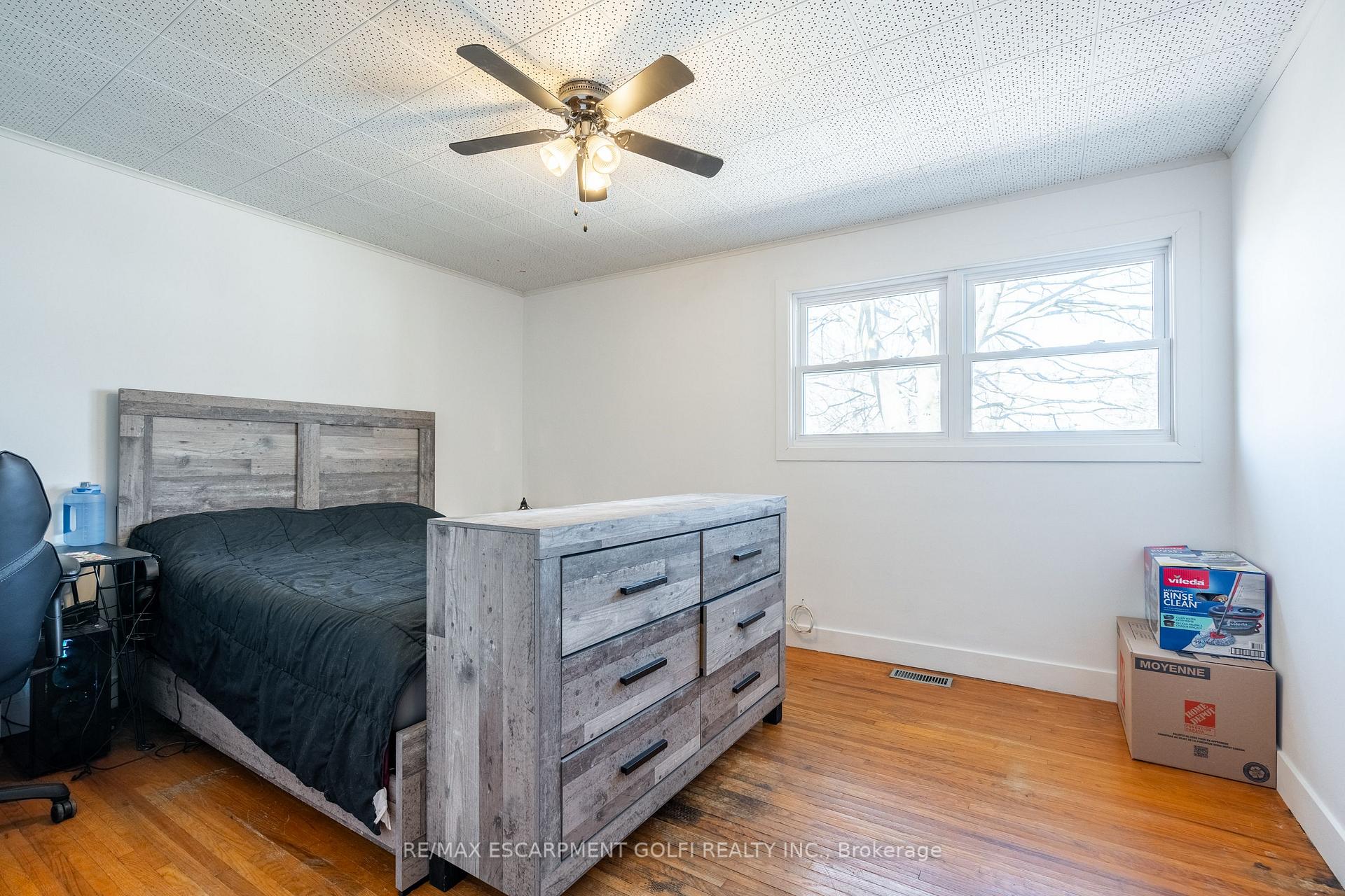 Photo 13 of 6835 Stamford Green Drive, Niagara Falls, Stamford — HOMEH