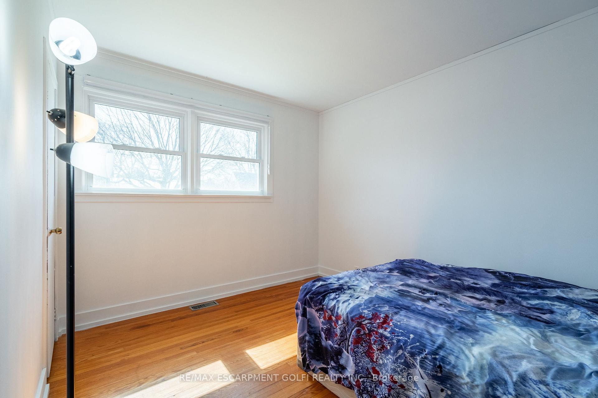Photo 15 of 6835 Stamford Green Drive, Niagara Falls, Stamford — HOMEH