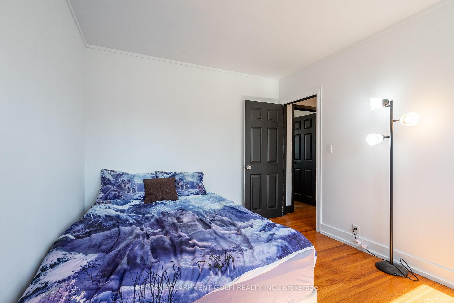 Photo 16 of 6835 Stamford Green Drive, Niagara Falls, Stamford — HOMEH