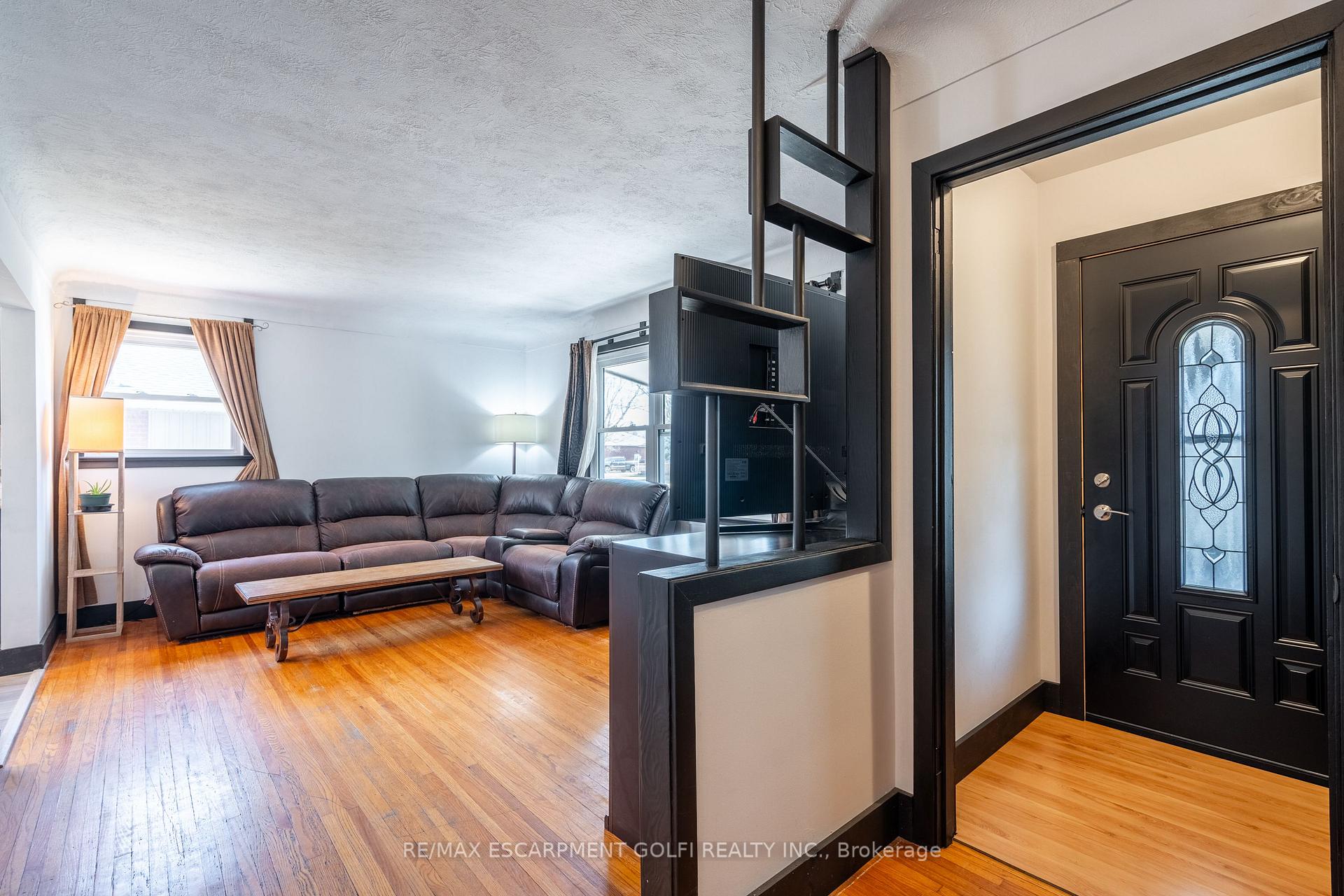 Photo 19 of 6835 Stamford Green Drive, Niagara Falls, Stamford — HOMEH