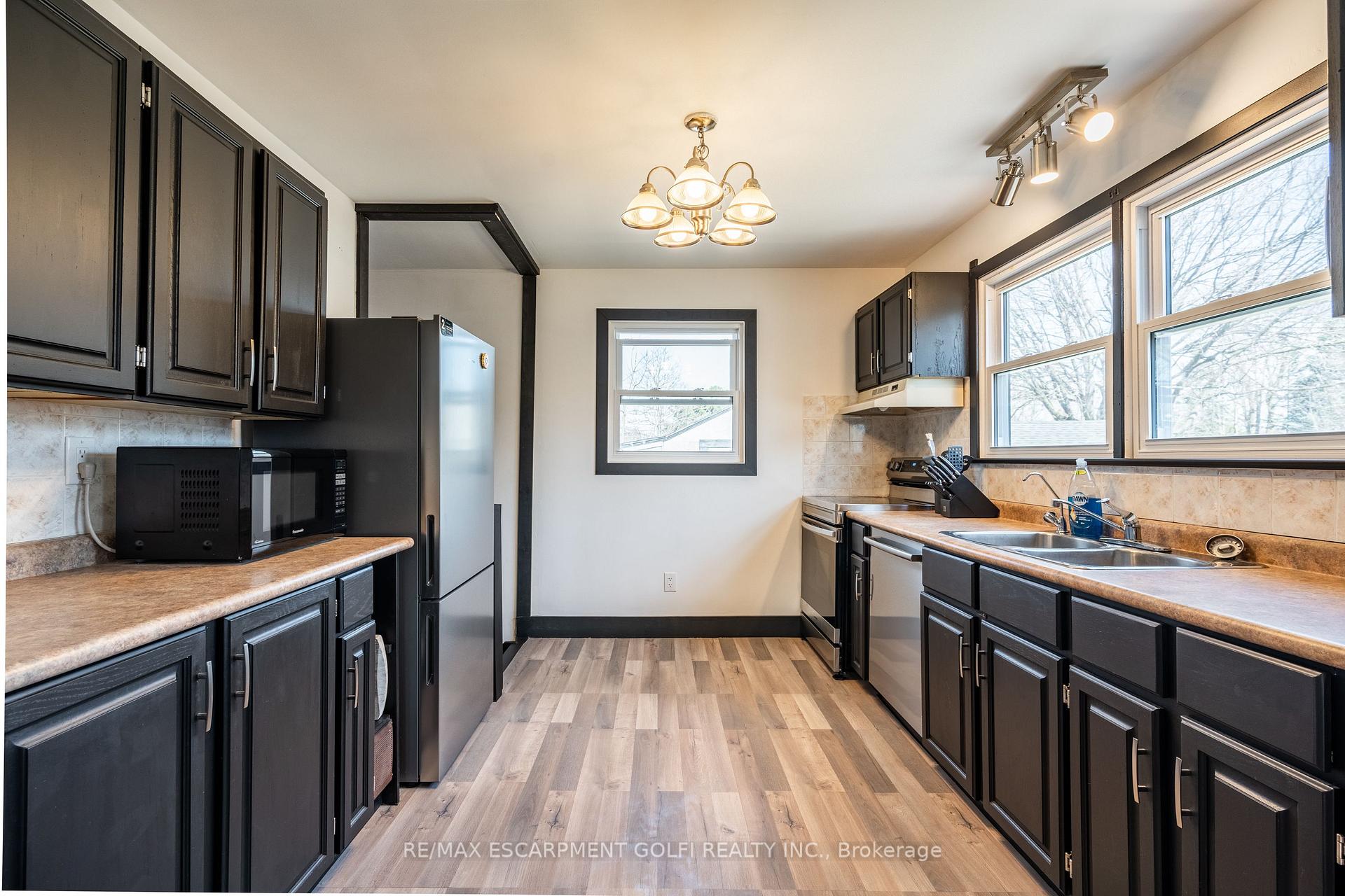 Photo 25 of 6835 Stamford Green Drive, Niagara Falls, Stamford — HOMEH